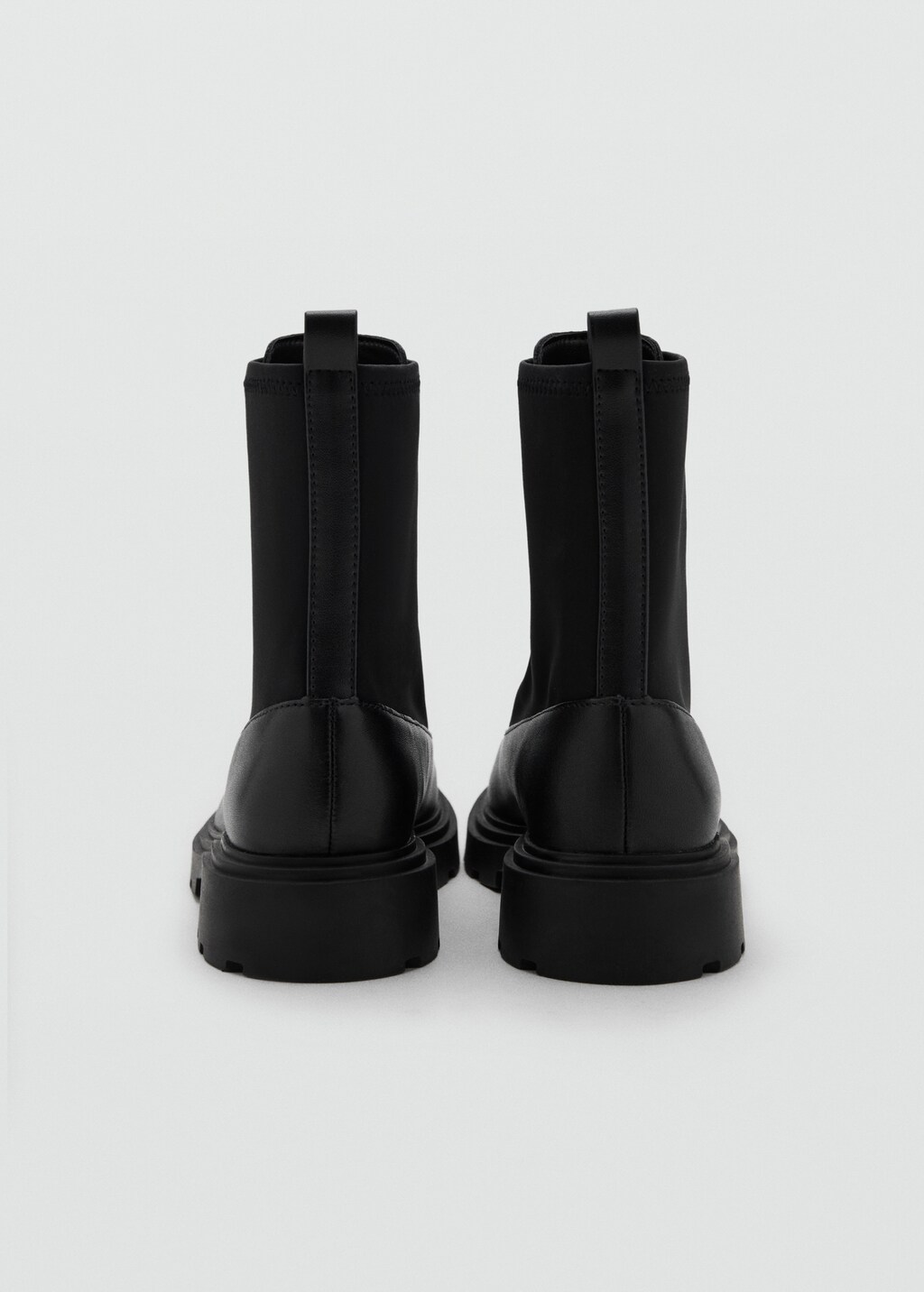 Zipped leather ankle boots