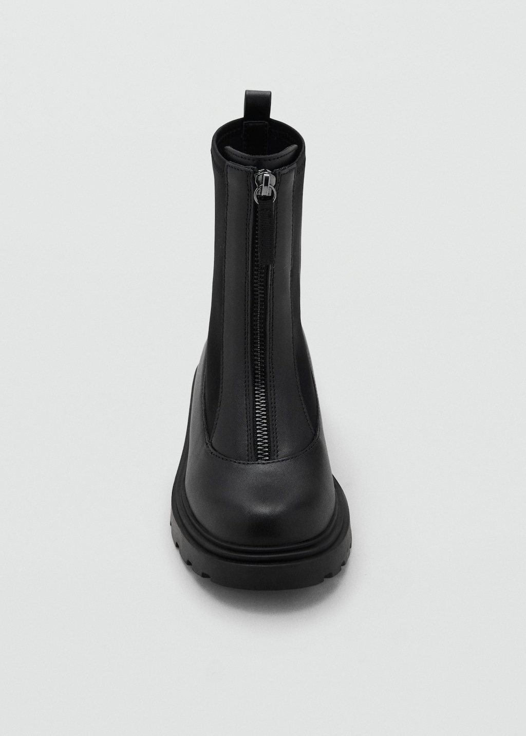 Zipped leather ankle boots