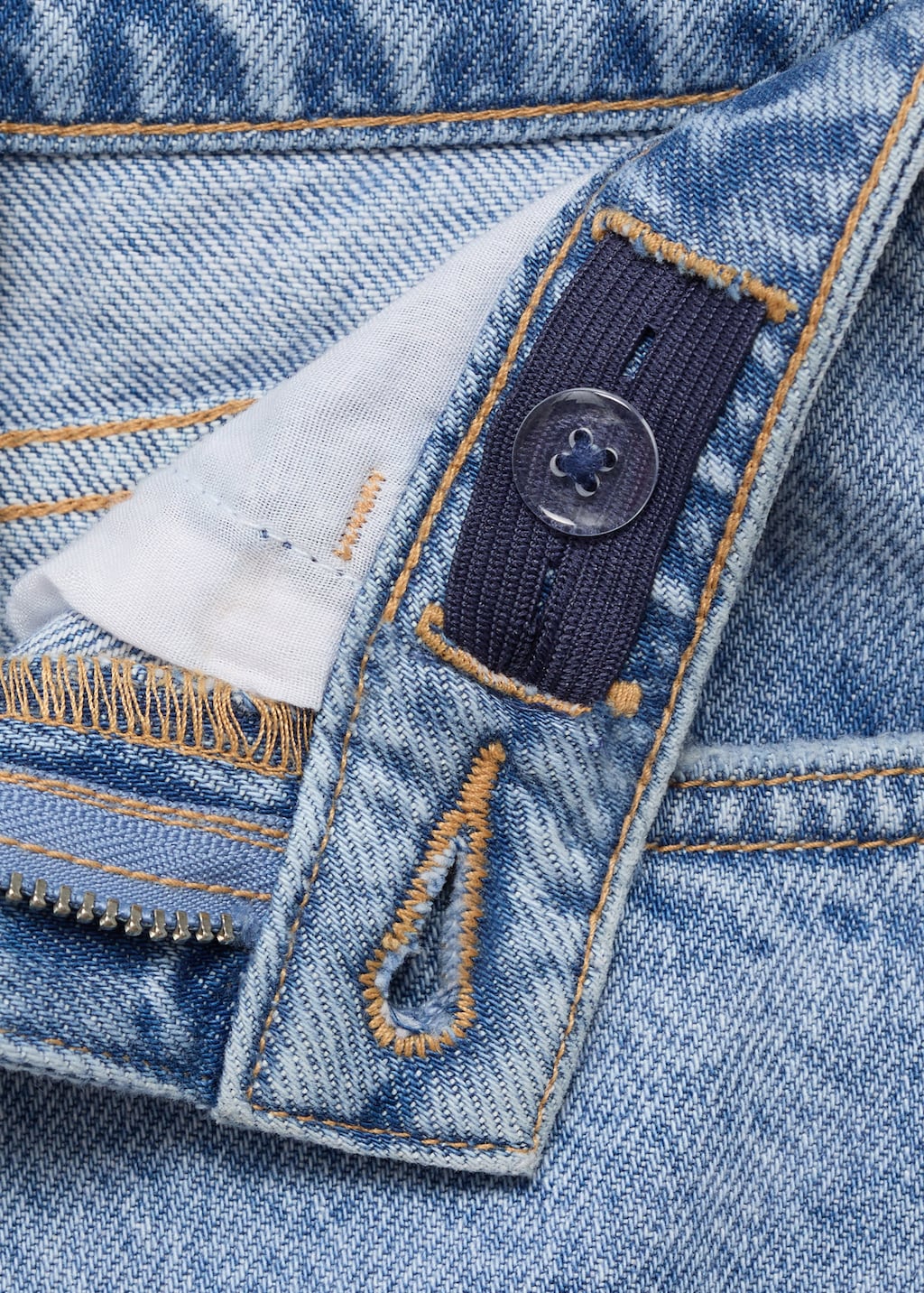 Mom fit decorative rips jeans