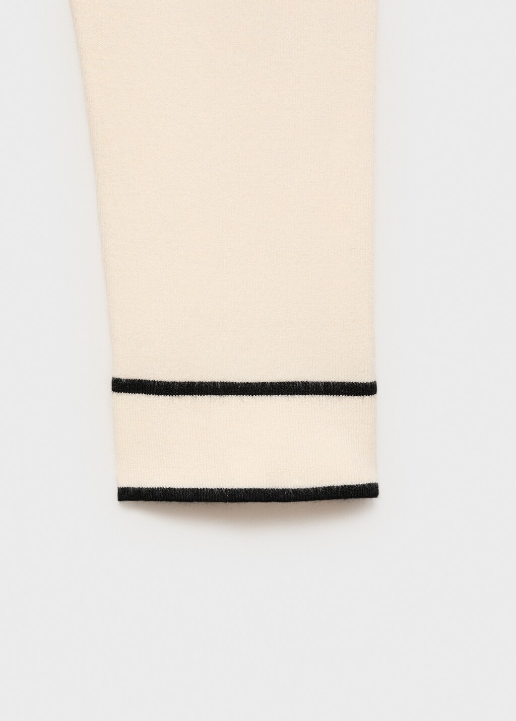 Mango Contrasting V-neck sweater