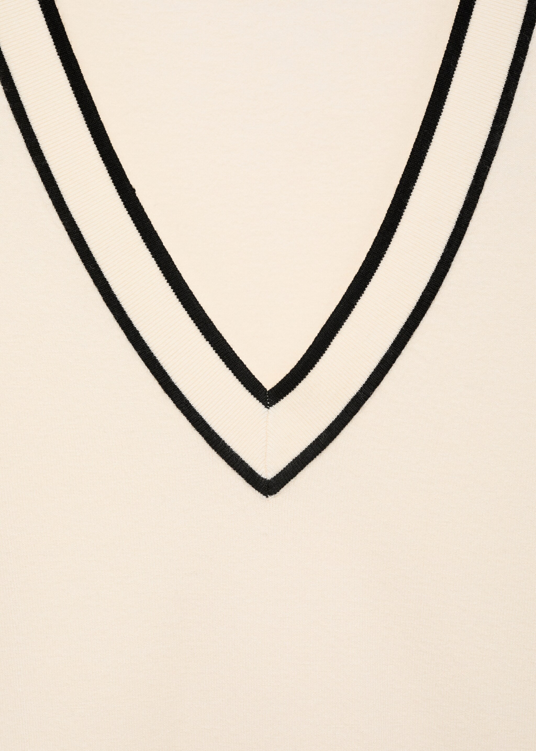 Contrasting V-neck sweater - Details of the article 8, Ecru. Ref: 17064779-00.