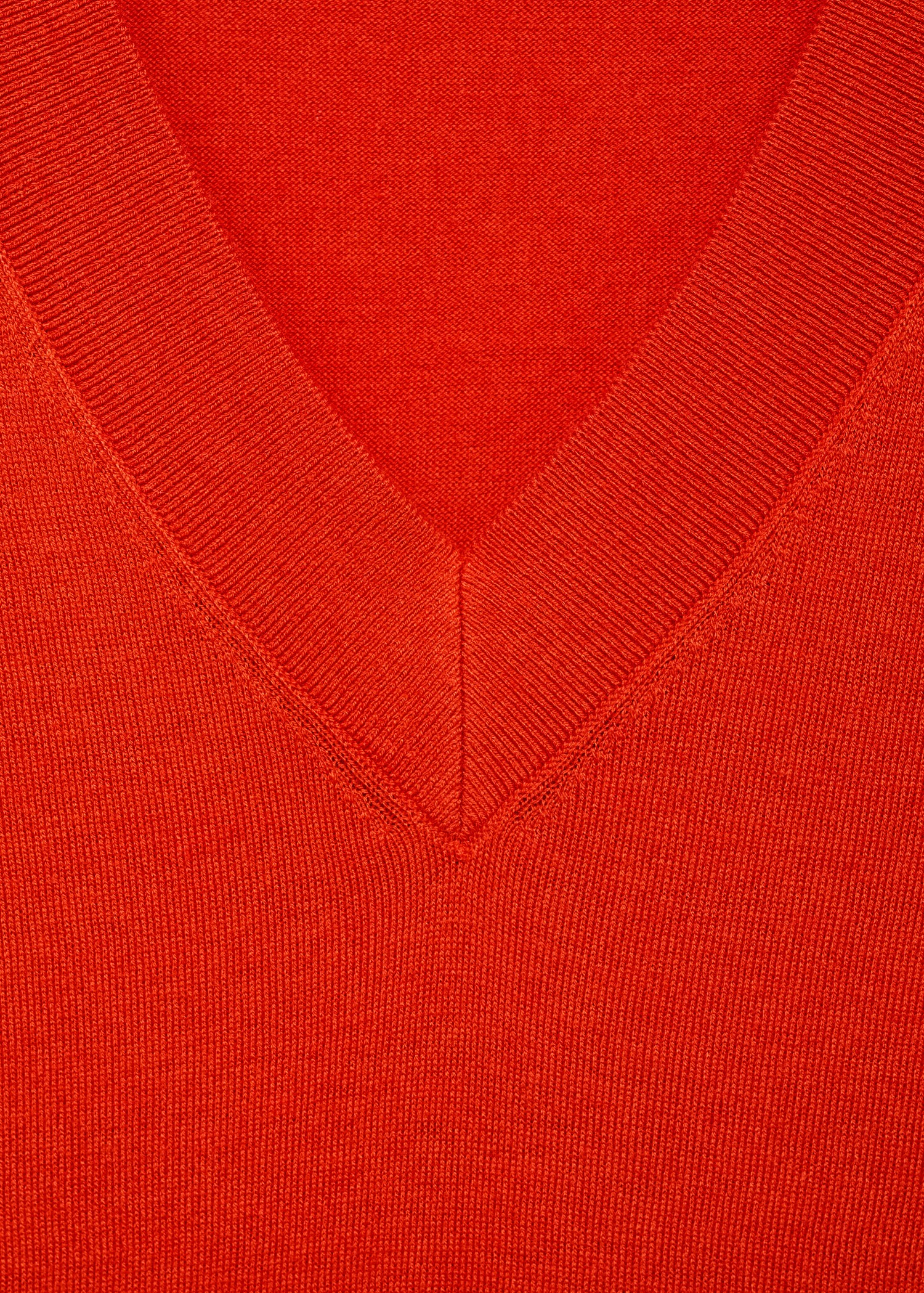 Fine-knit V-neck sweater - Details of the article 8