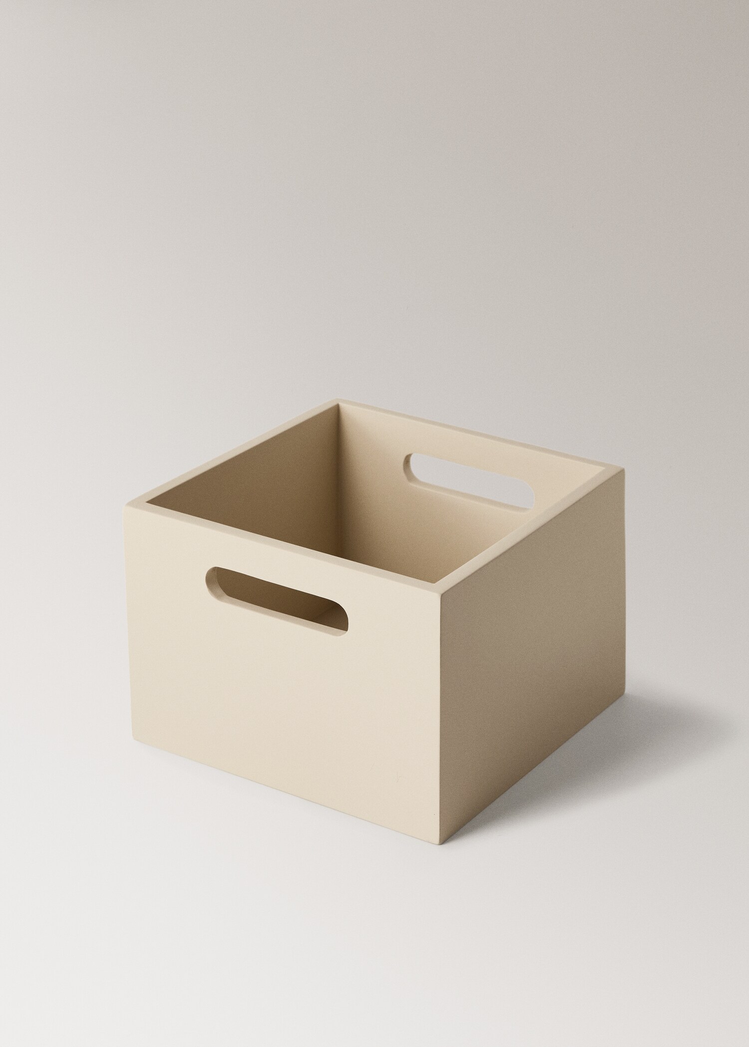 Small coloured children’s box - Details of the article 1