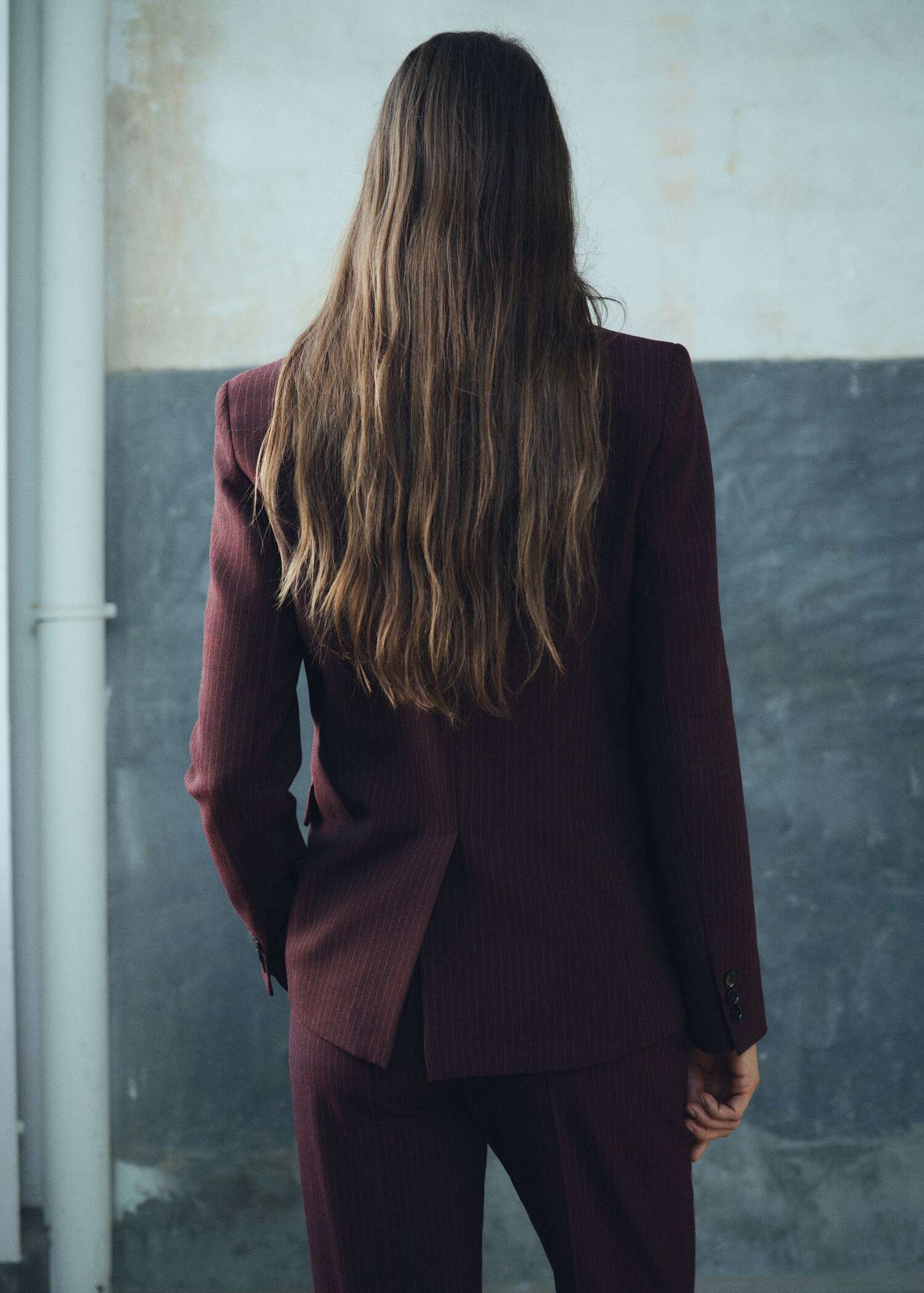 Straight-fit suit jacket - Reverse of the article