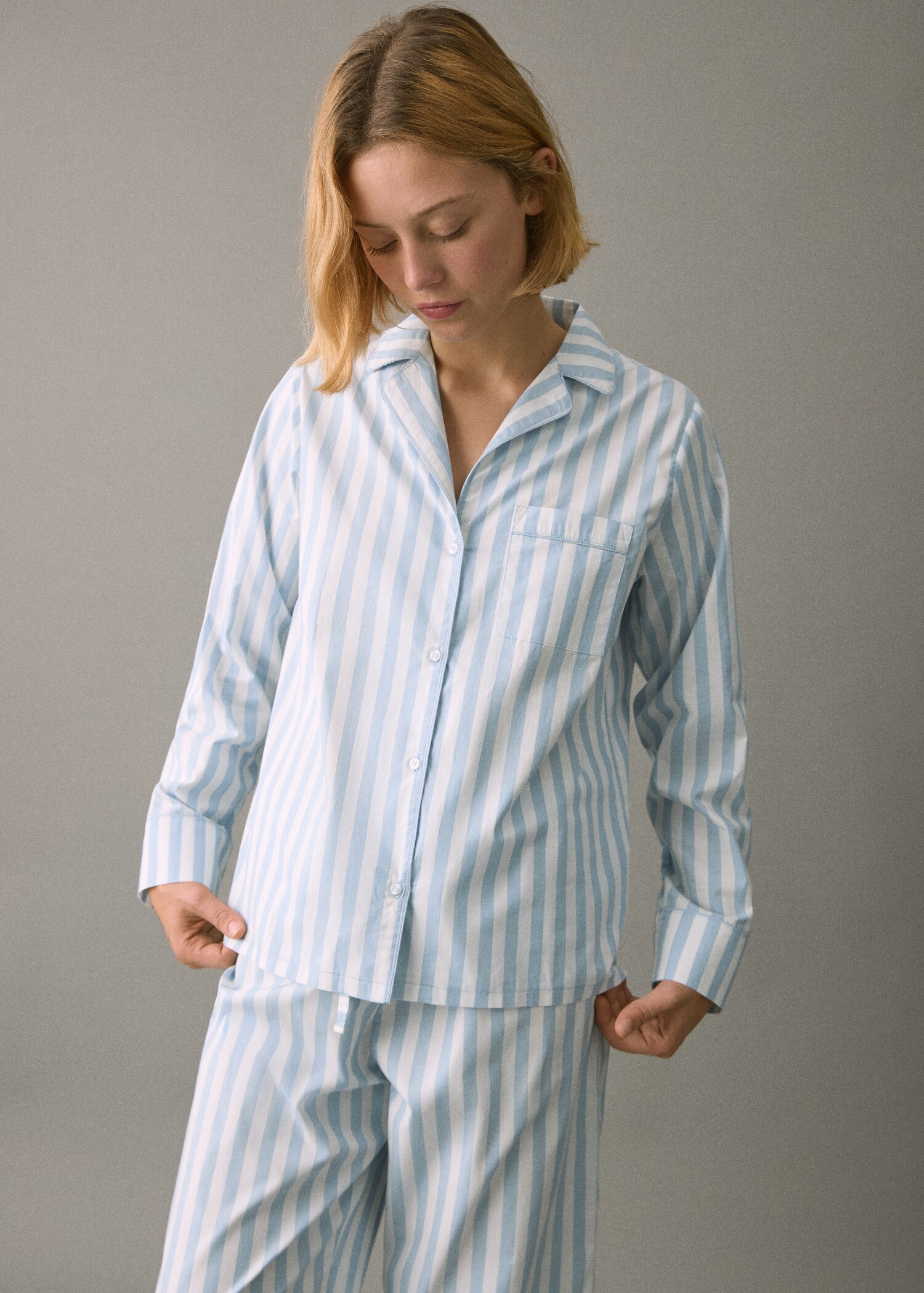 Striped long pyjamas - Medium plane