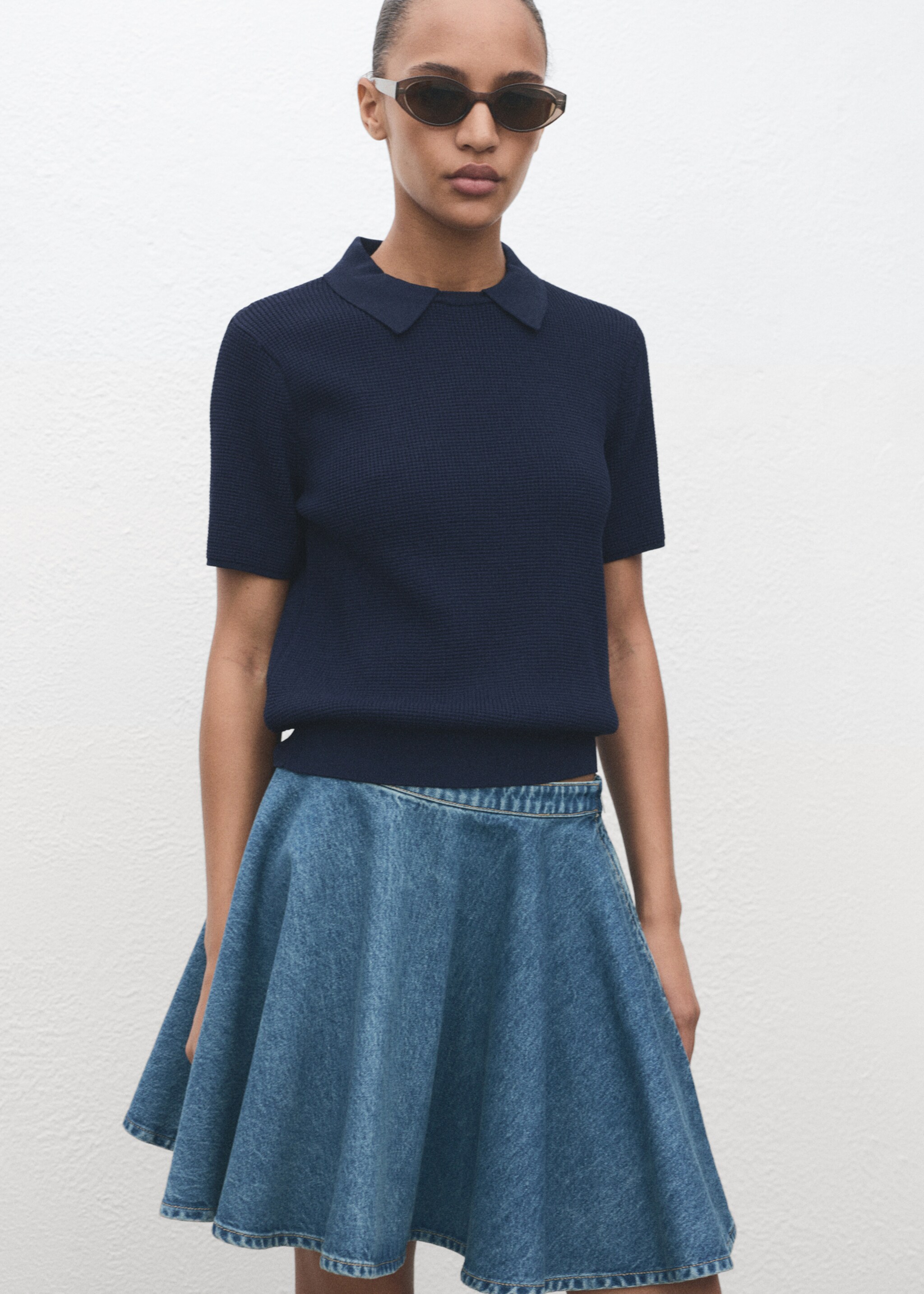 Short denim skirt - Details of the article 1, Medium Blue. Ref: 17064788-00.