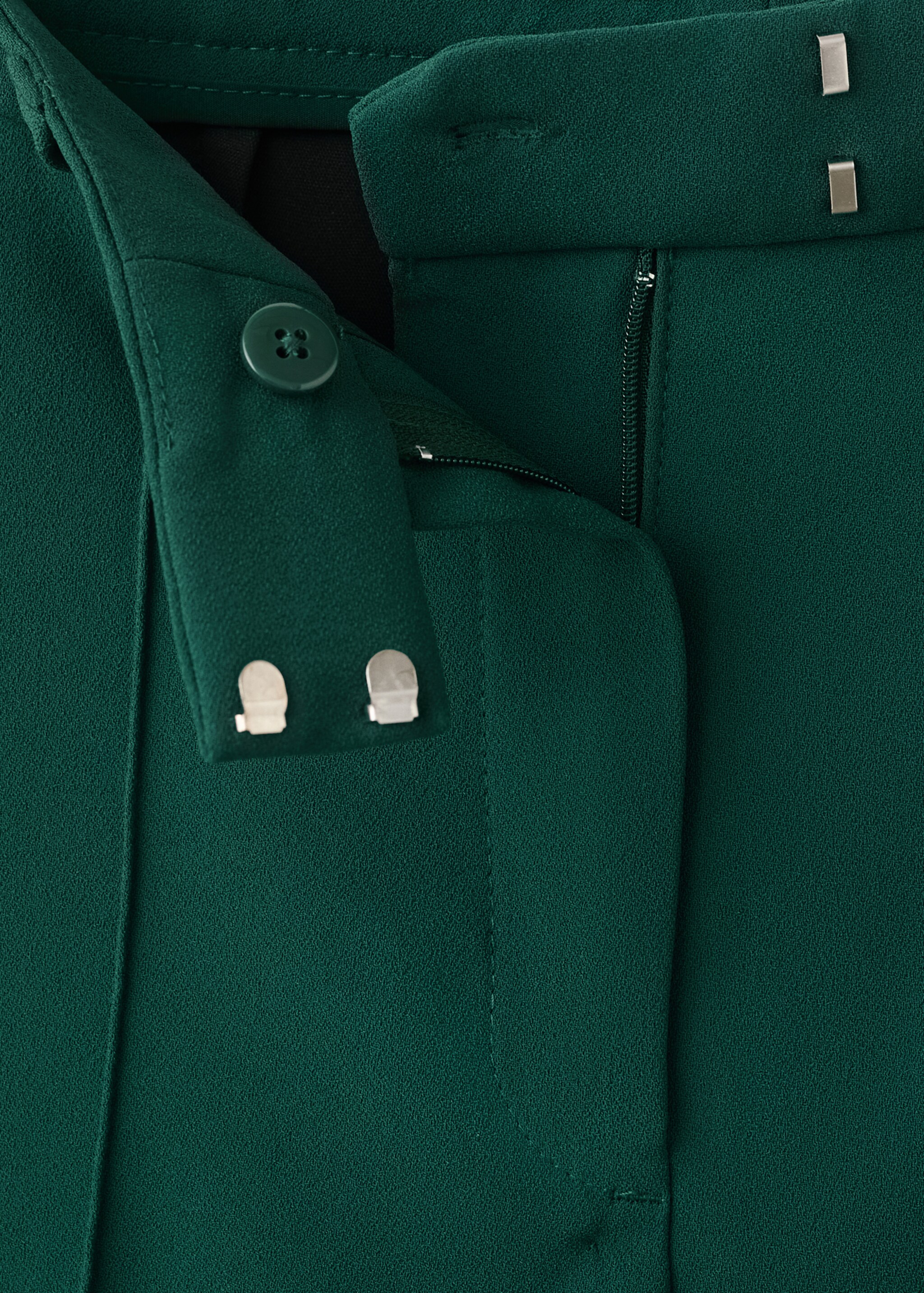 Straight mid-rise trousers - Details of the article 8, Green. Ref: 17064789-00.