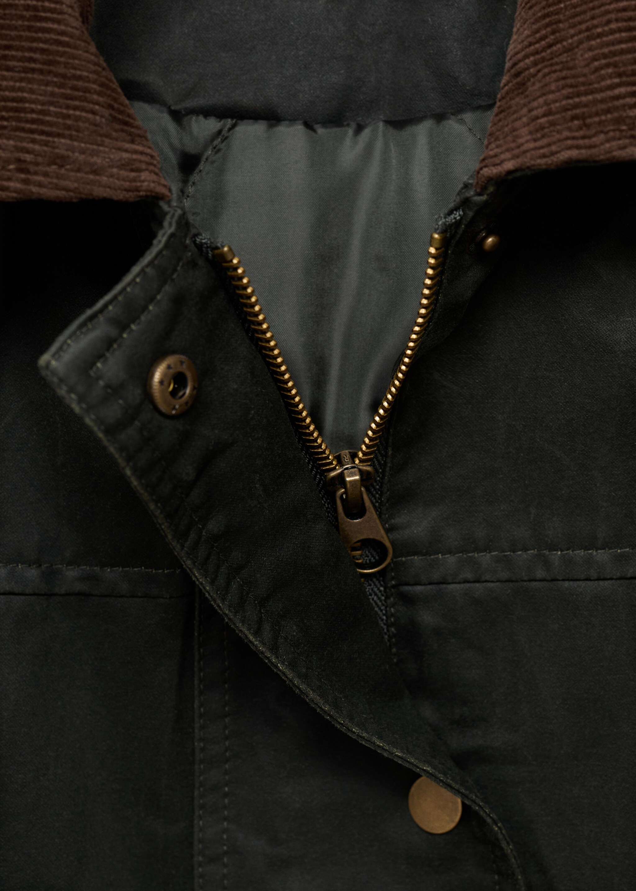 Waxed-effect parka - Details of the article 8, Green. Ref: 17065140-00.