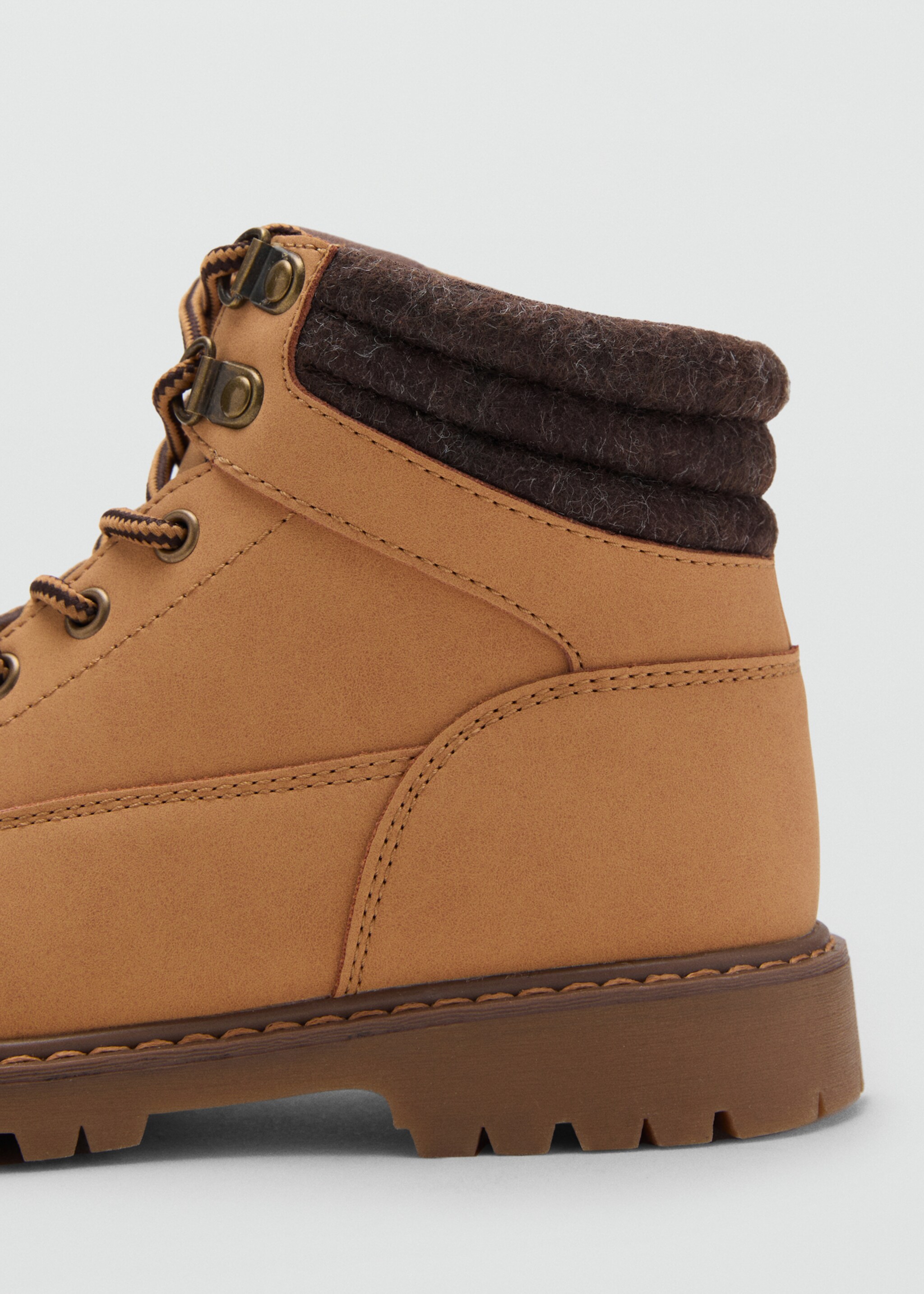 Lace-up mountain boots - Details of the article 1, Medium Brown. Ref: 17065146-00.