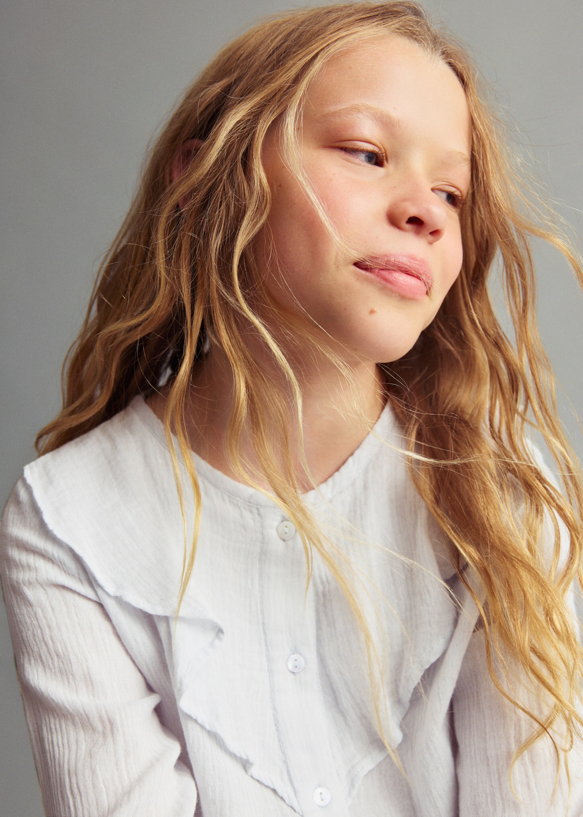 Ruffled bambula shirt - Details of the article 1, Sky Blue. Ref: 17065151-00.