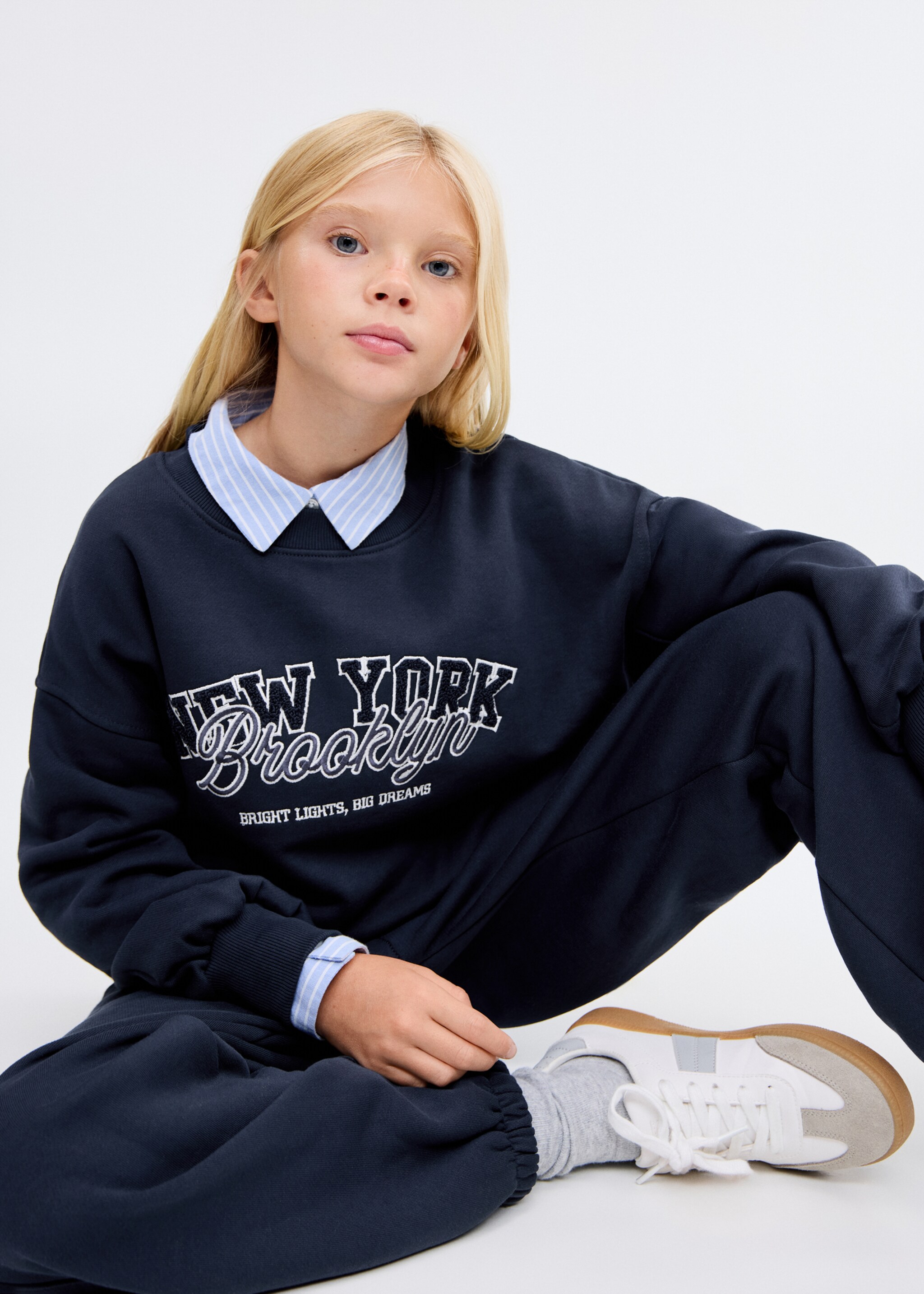 Cotton joggers with elastic waist - Details of the article 1, Dark Navy. Ref: 17065160-00.