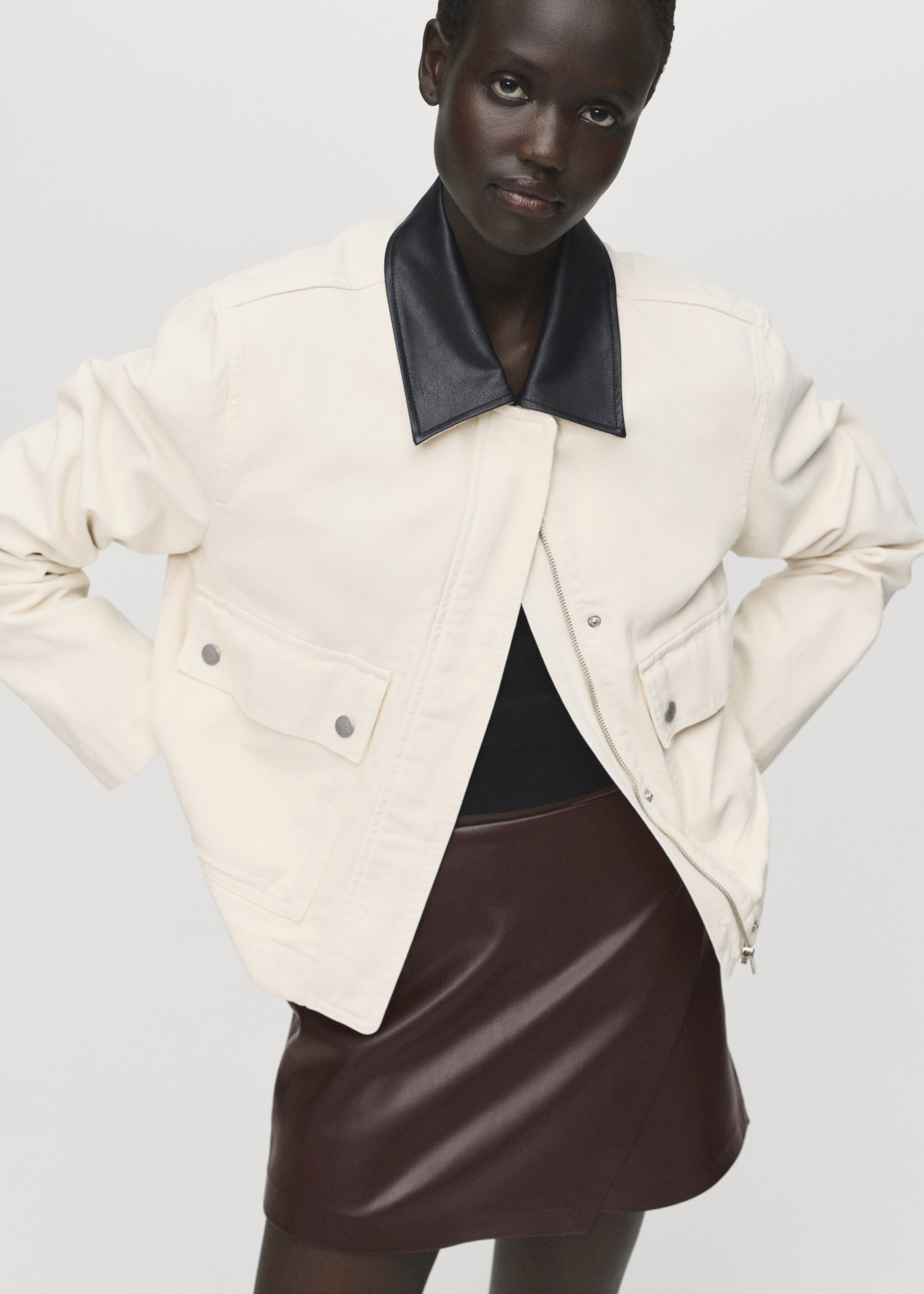 Leather-effect culottes - Details of the article 2, Chocolate. Ref: 17065161-00.