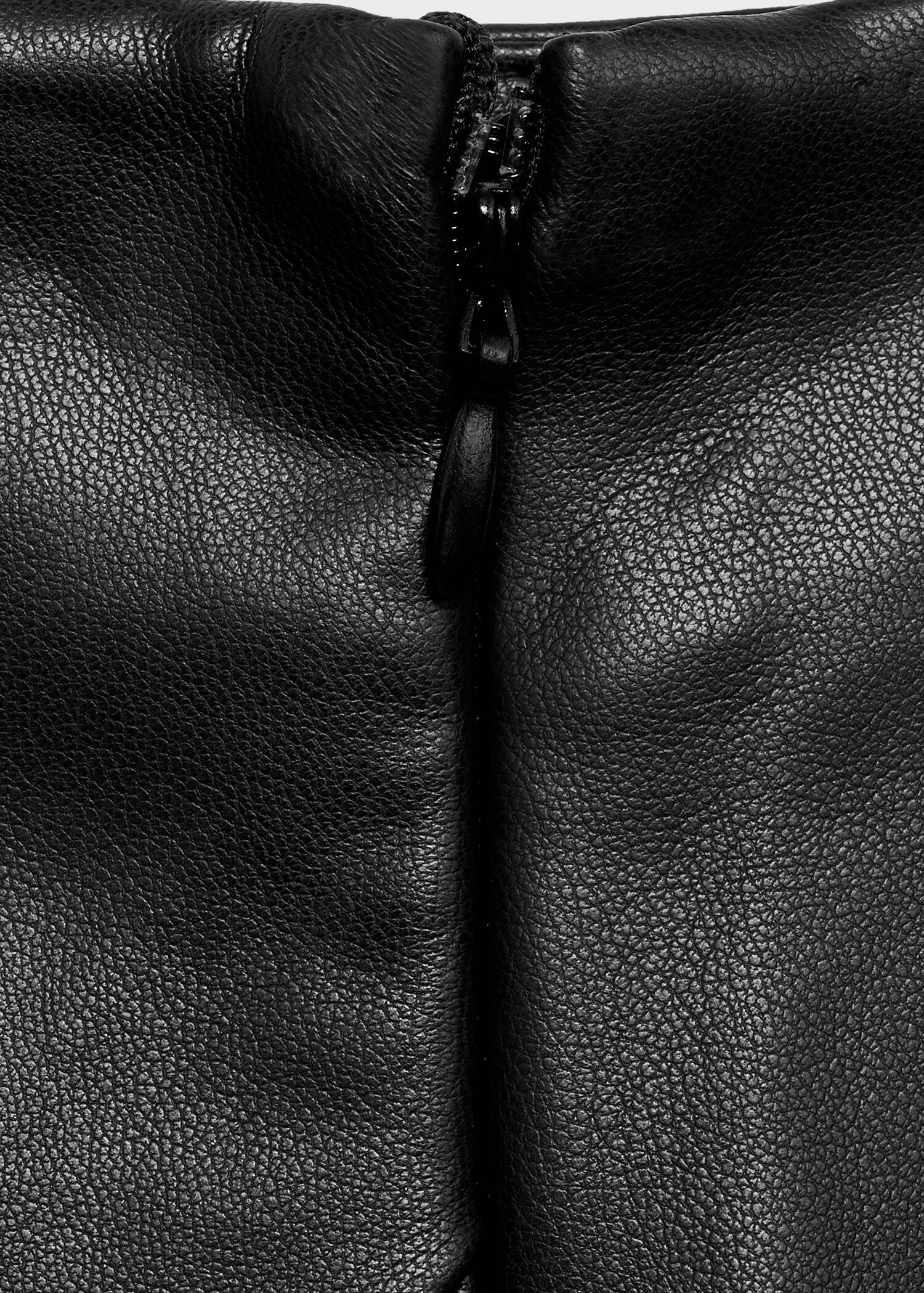 Leather-effect culottes - Details of the article 8