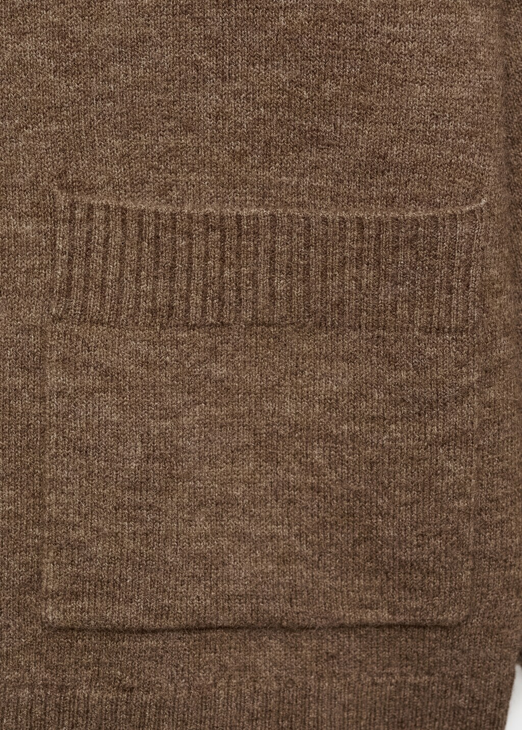 V-neck cardigan with pockets