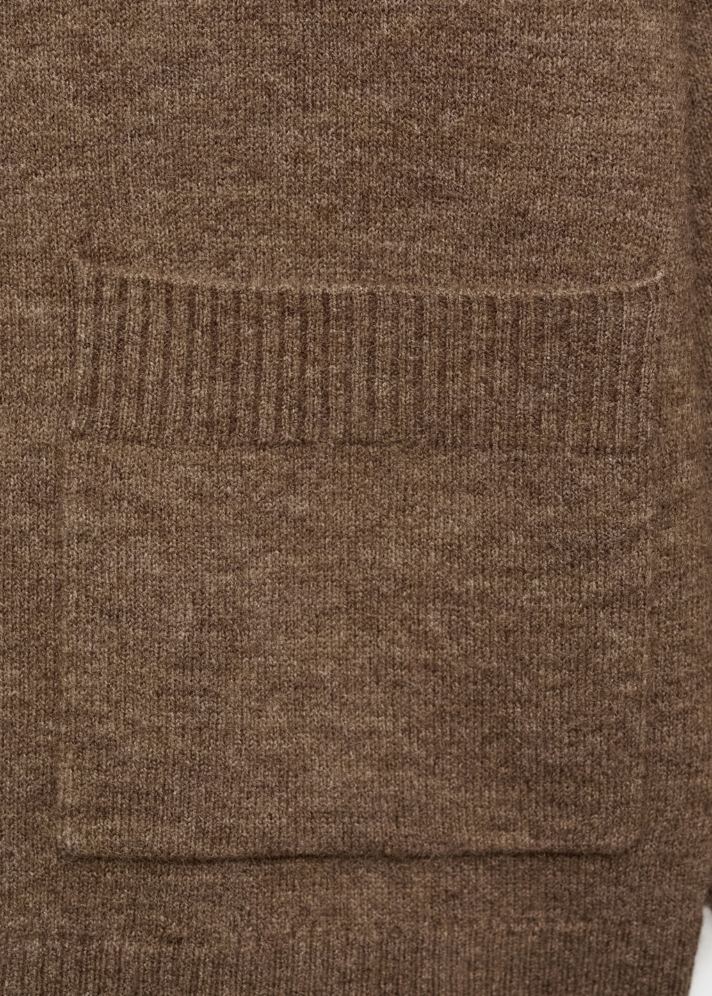 V-neck cardigan with pockets