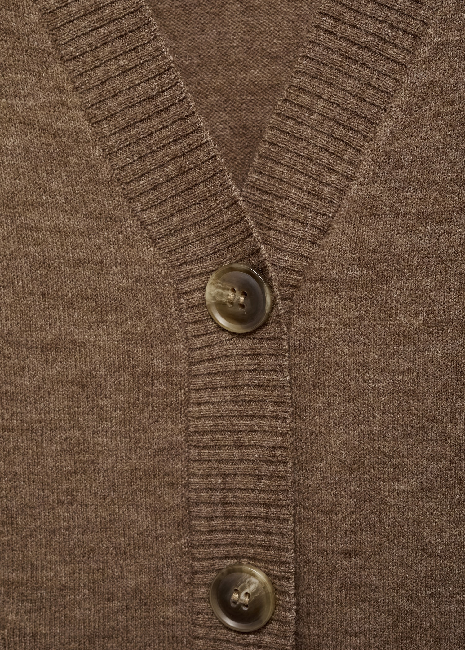 V-neck cardigan with pockets - Details of the article 8