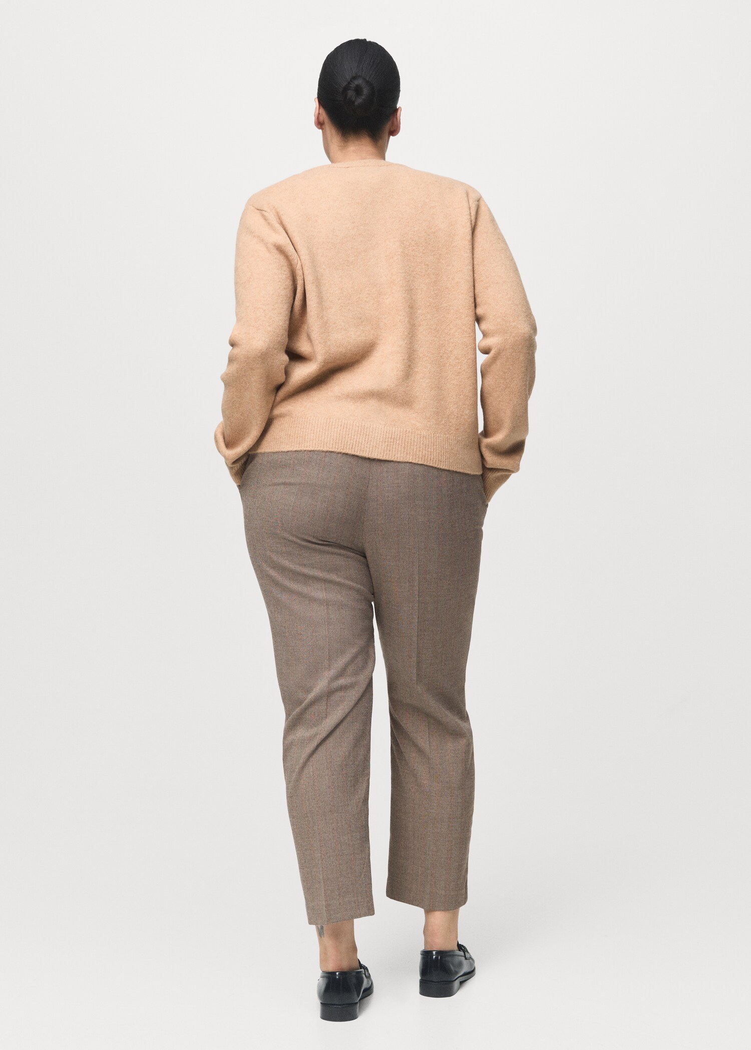 Pantalón entallado crop raya diplomática - Detalle del artículo 4