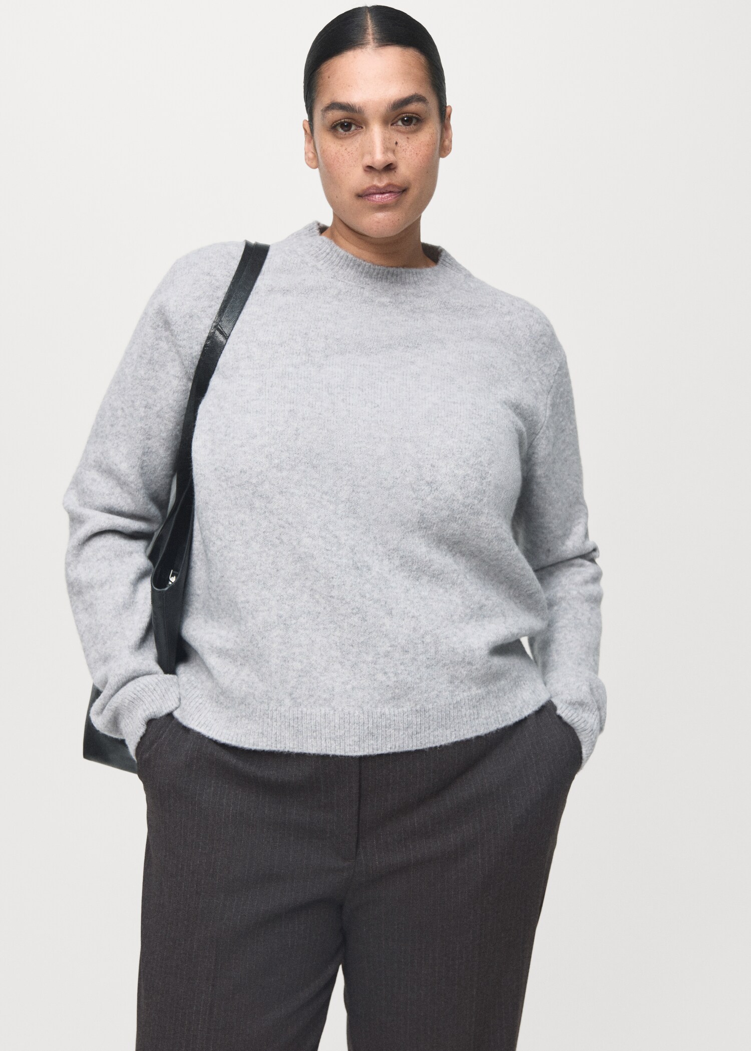 Cropped tailored pinstripe trousers - Details of the article 5