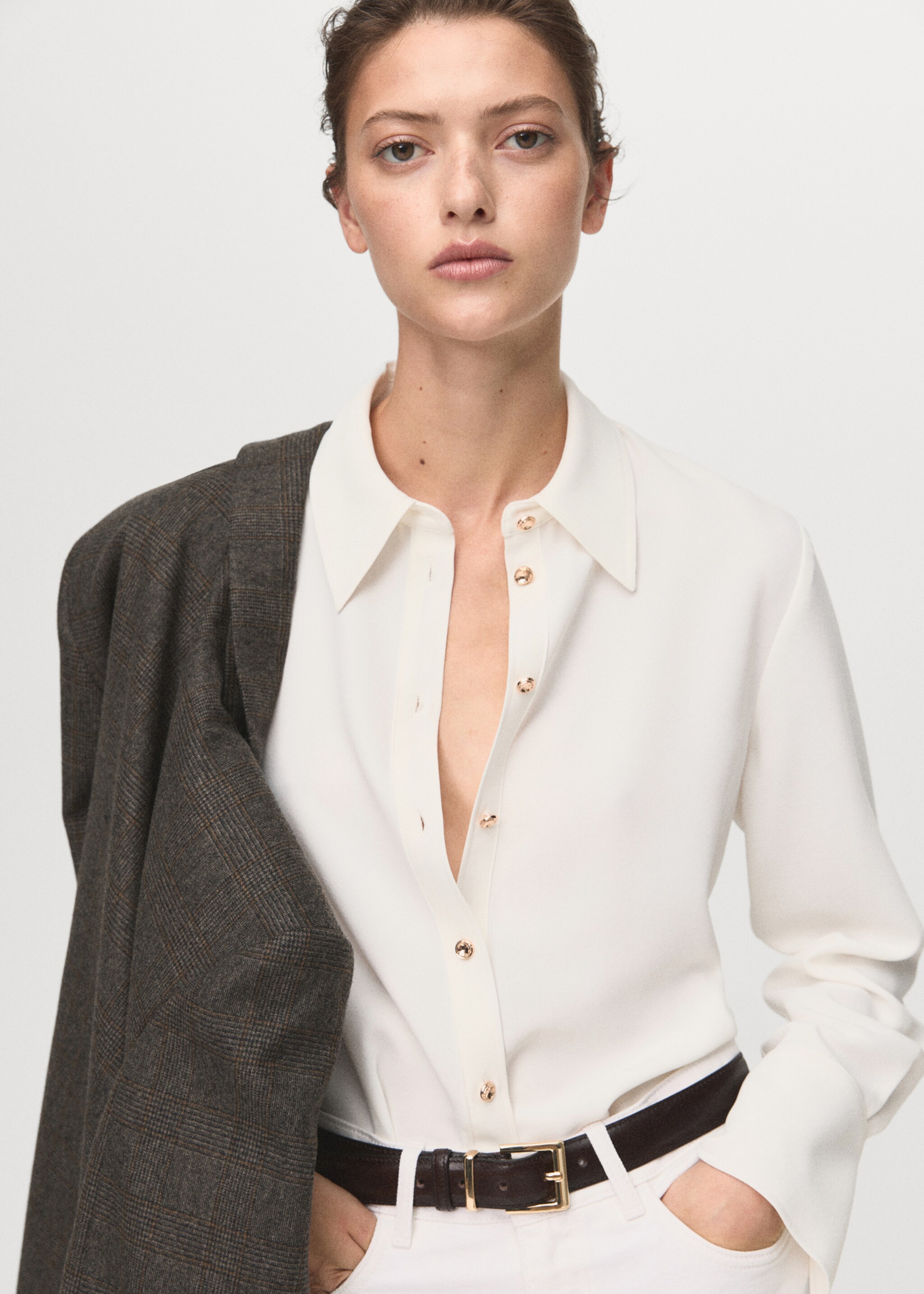 Chemise boutons bijoux - Plan moyen, Blanc cassé. Ref: 17065804-00.