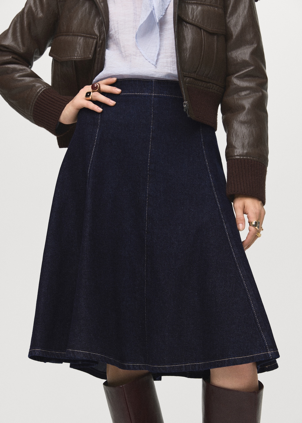 Denim midi-skirt with stitching