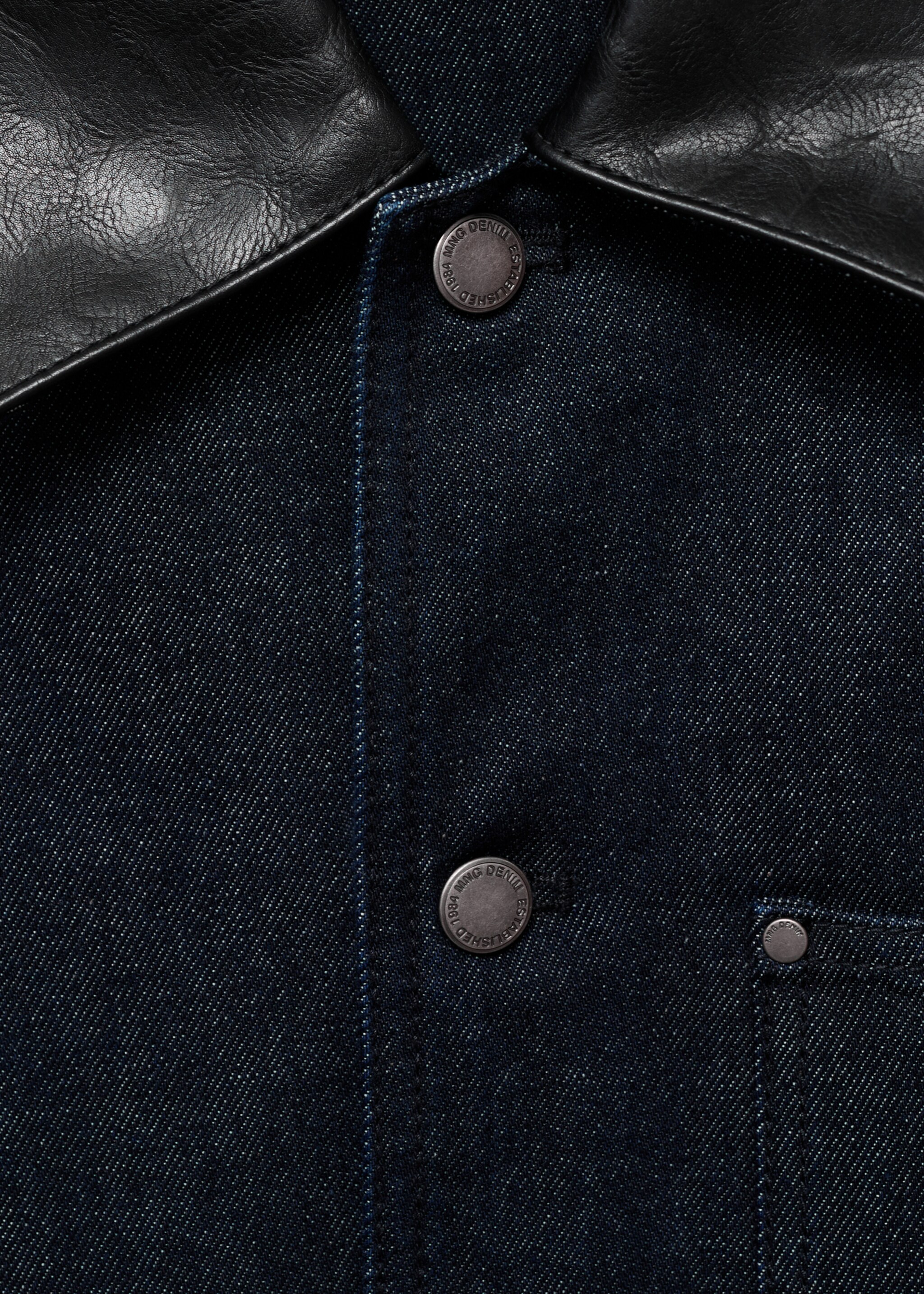 Denim jacket with leather-effect collar - Details of the article 8, Open Blue. Ref: 17065812-00.