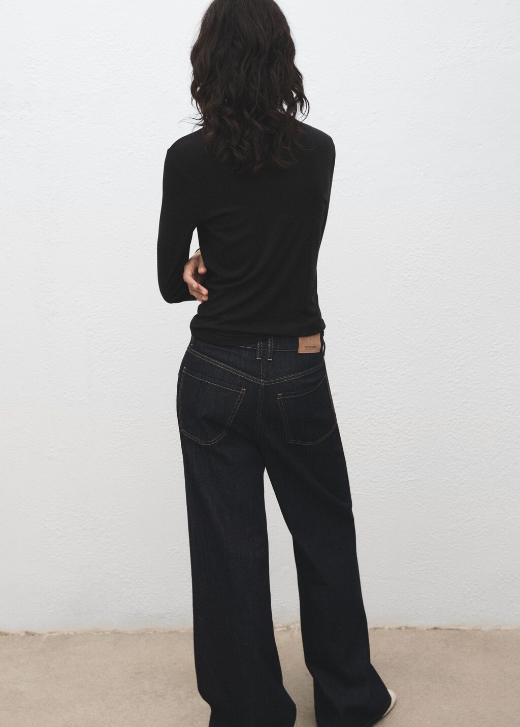 Round-neck long-sleeved t-shirt - image 3