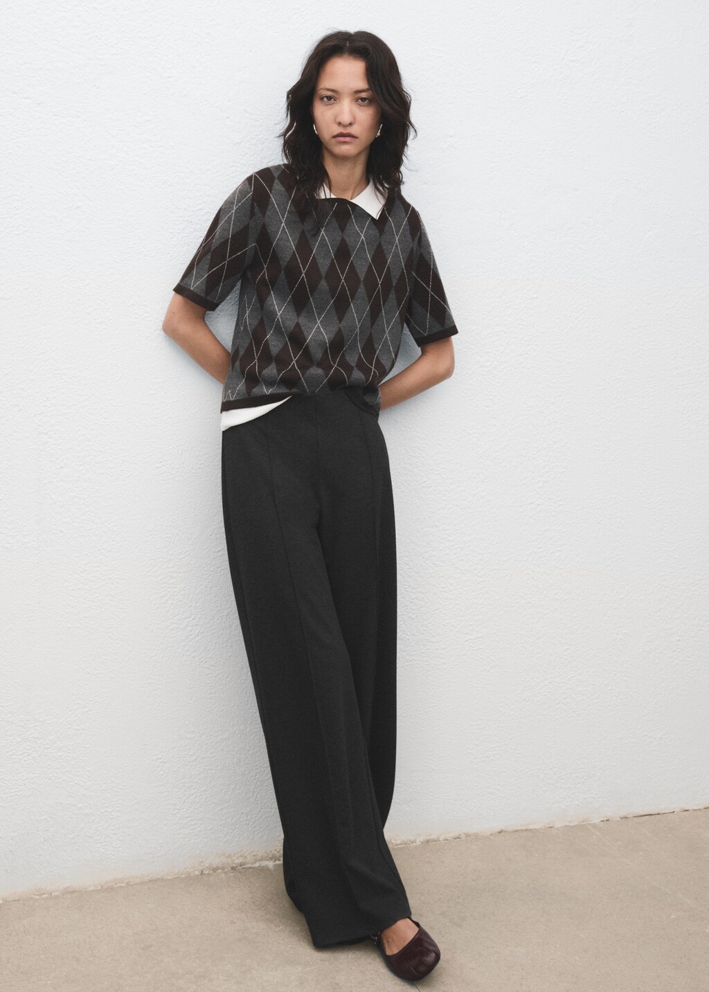 Straight-fit pants with elastic waist - image 4