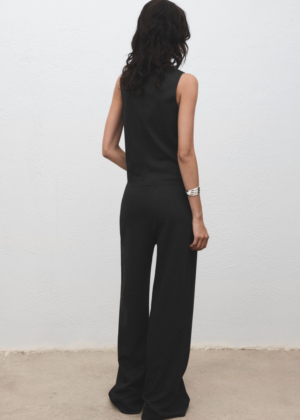 Straight-fit pants with elastic waist - image 3