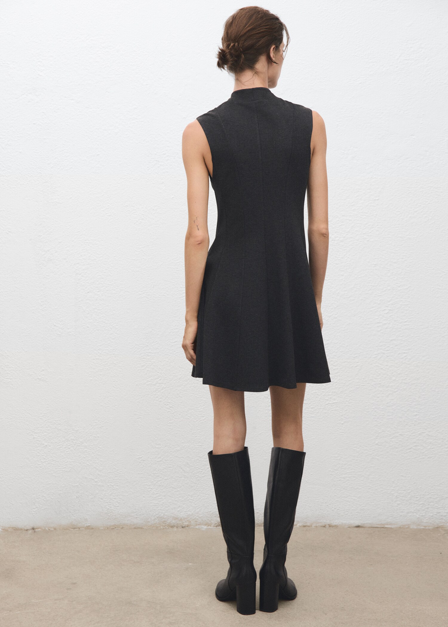Short seams dress - Reverse of the article