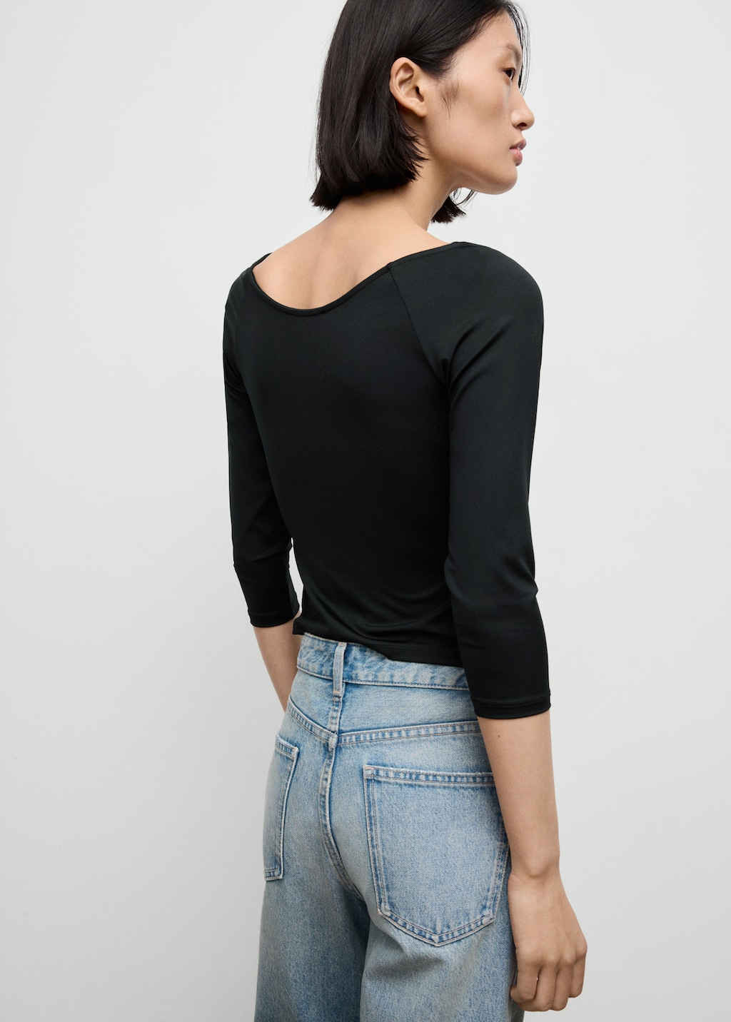 Three-quarter sleeve t-shirt