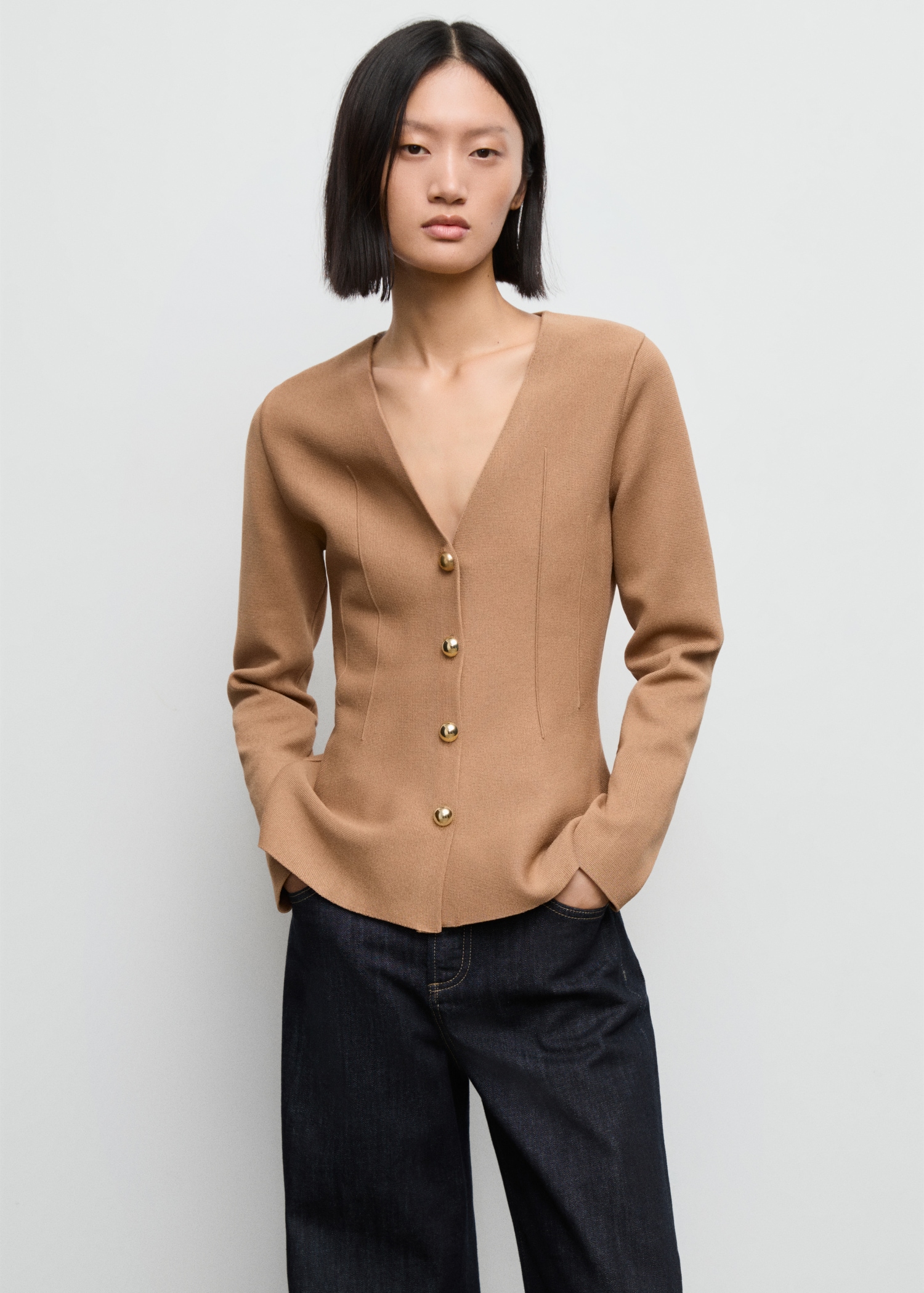 Chaqueta punto entallada botones - Plano medio