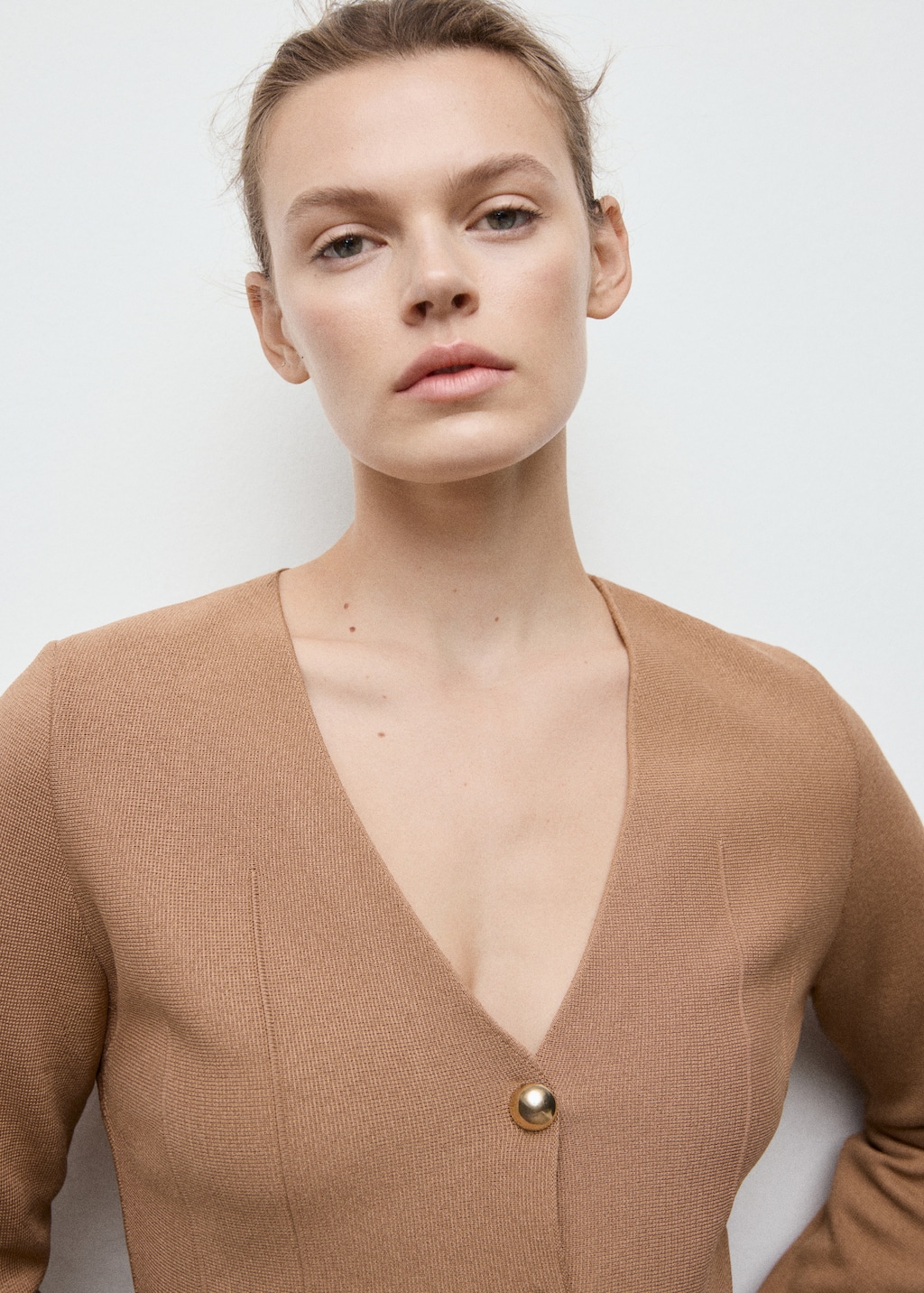 Mango Fitted knitted jacket with buttons