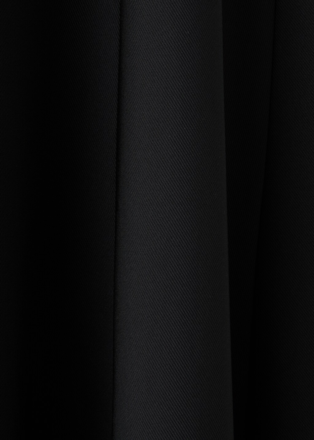 Halter-neck pleated dress