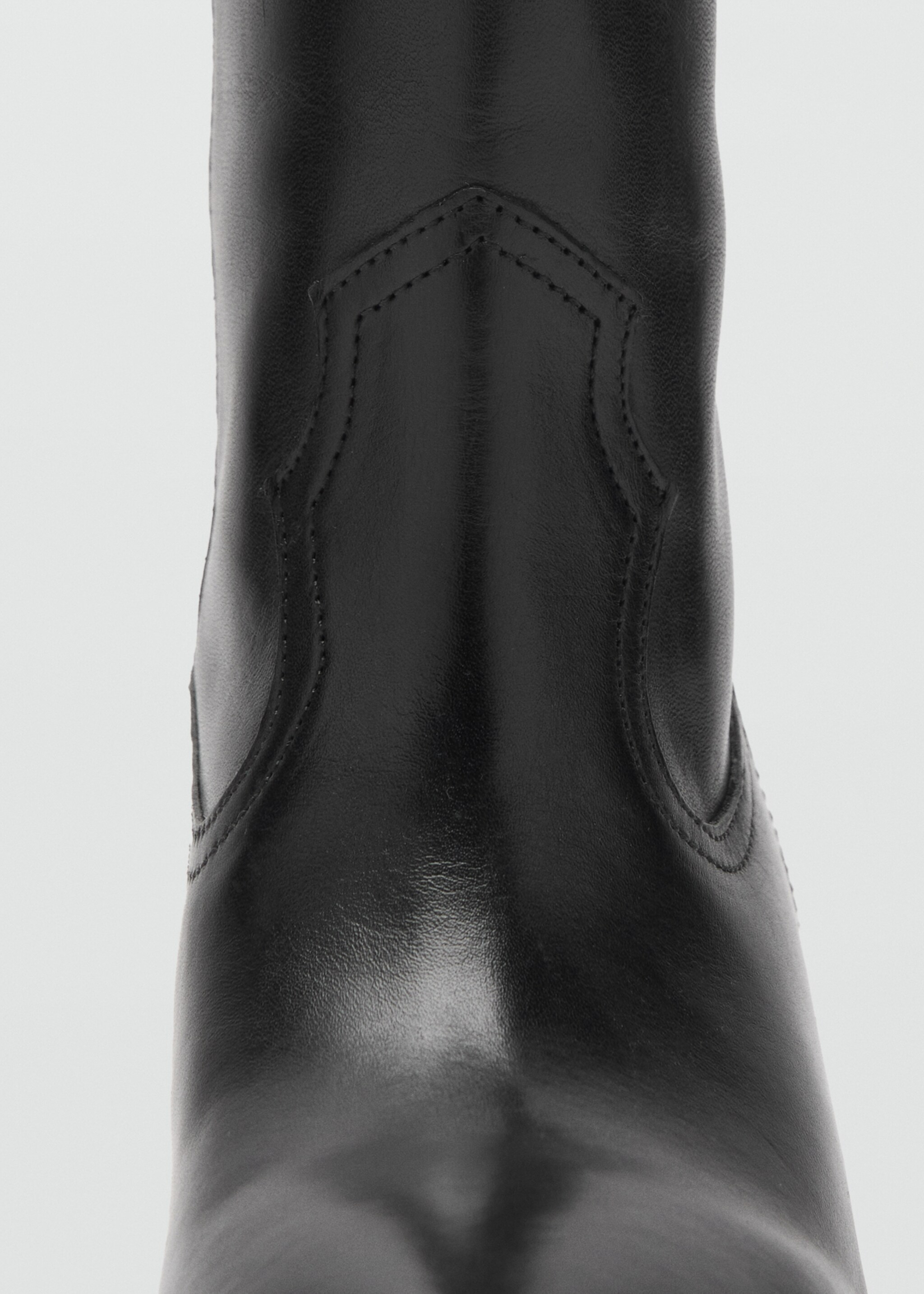 Heel leather boot - Details of the article 2, Black. Ref: 17065977-00.