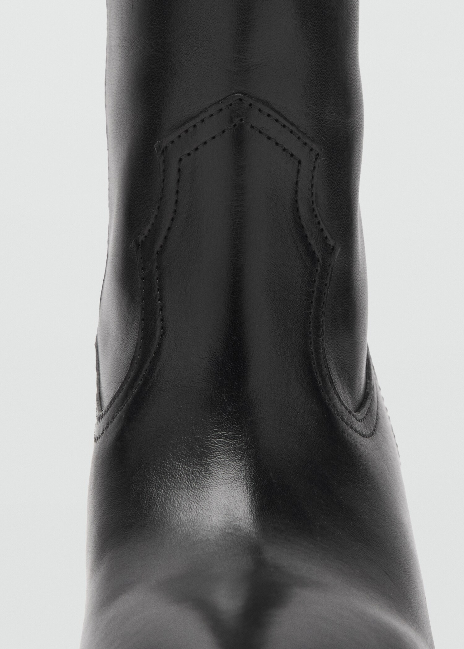 Heel leather boot - Details of the article 2