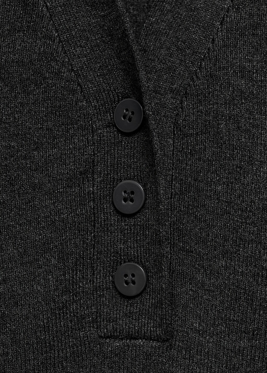 Fine-knit sweater with shirt collar