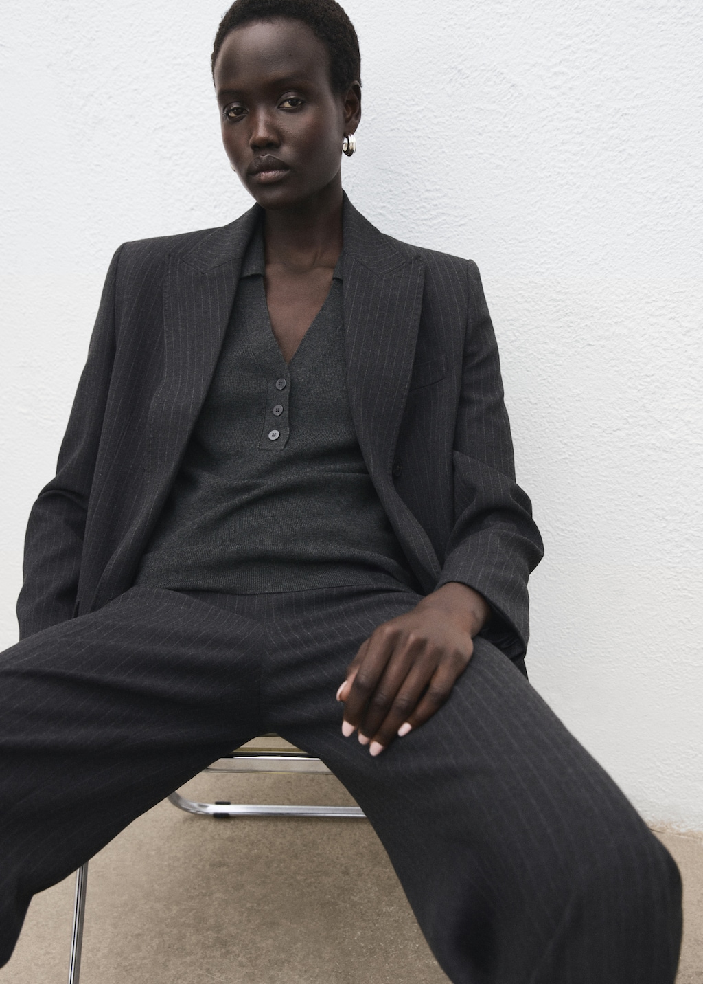 Fine-knit sweater with shirt collar