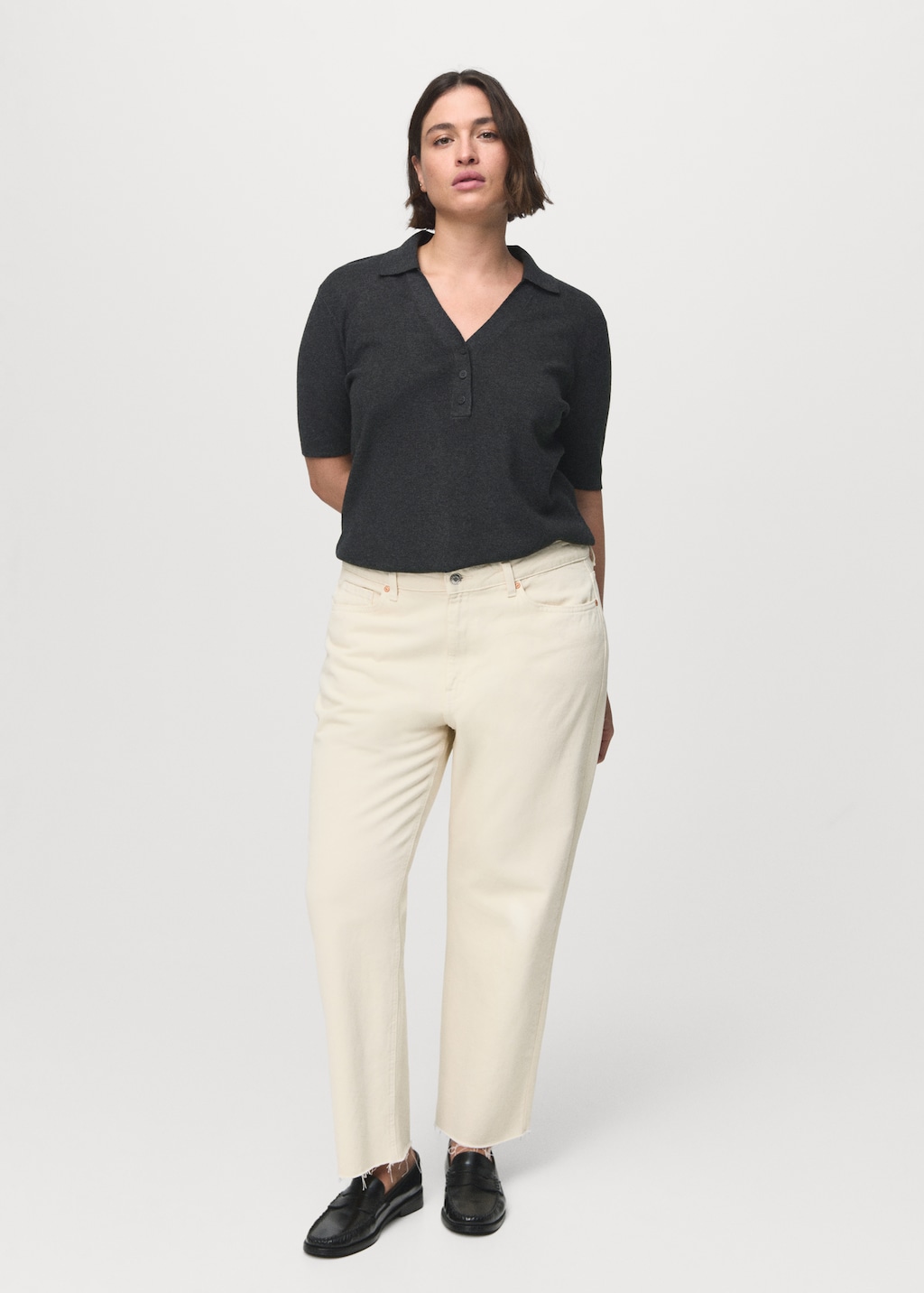 Fine-knit sweater with shirt collar