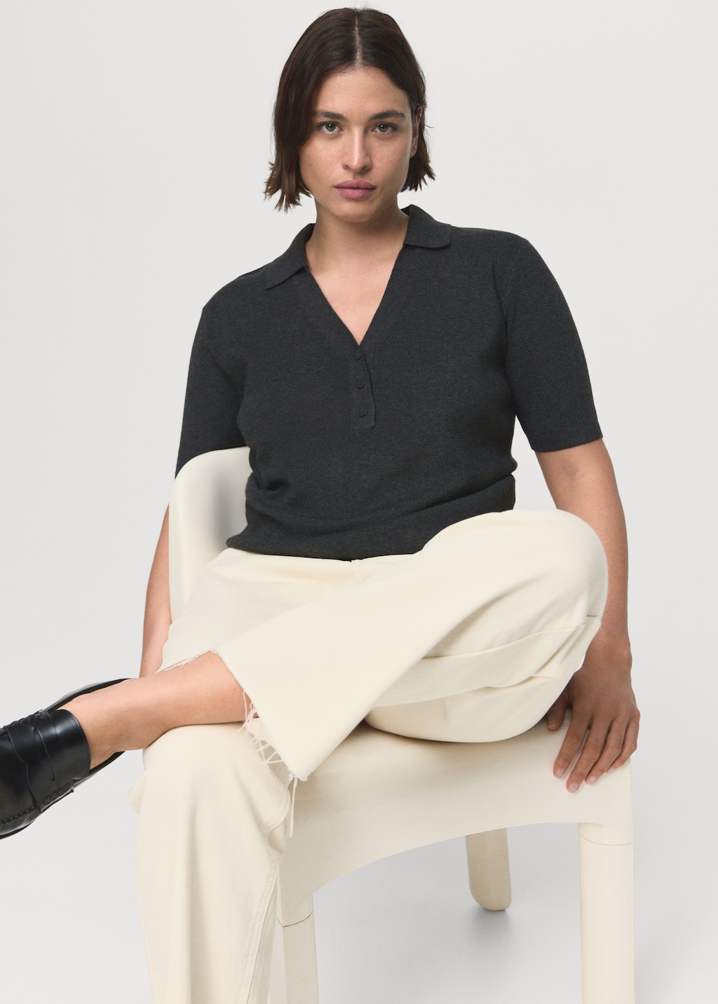 Fine-knit sweater with shirt collar