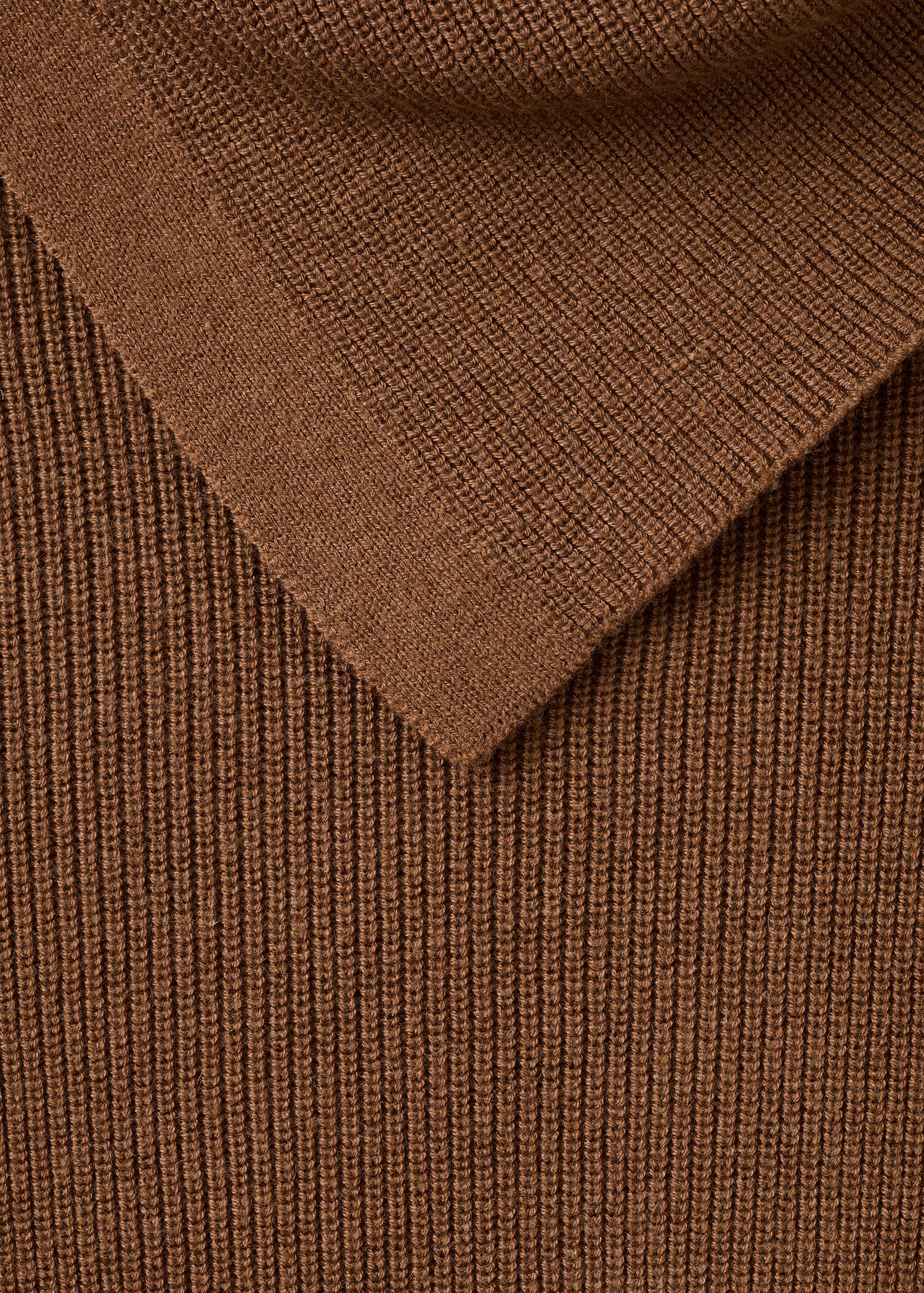 Sweater with asymmetrical neck and buttons - Details of the article 8