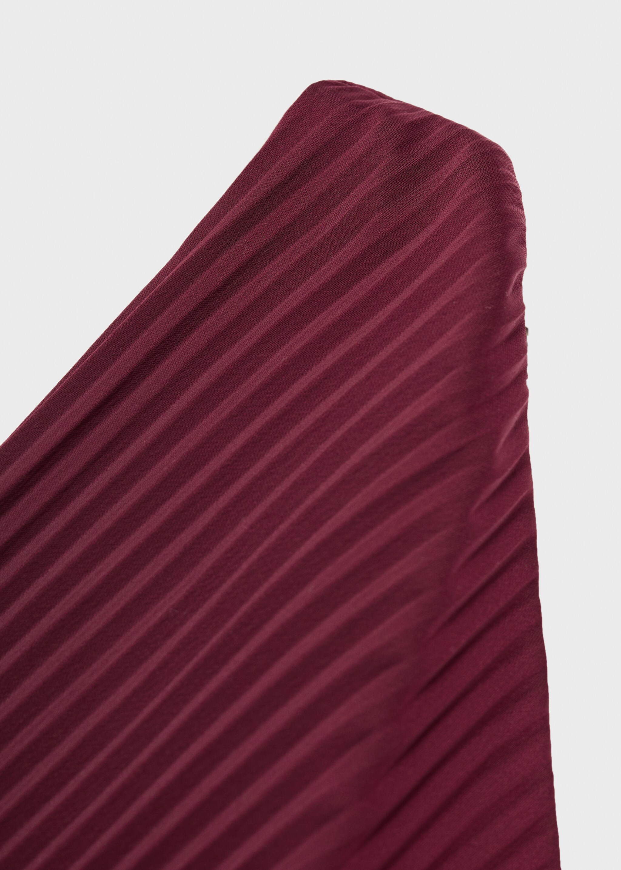 Asymmetrical pleated dress with opening - Details of the article 0, Purple. Ref: 17065999-00.