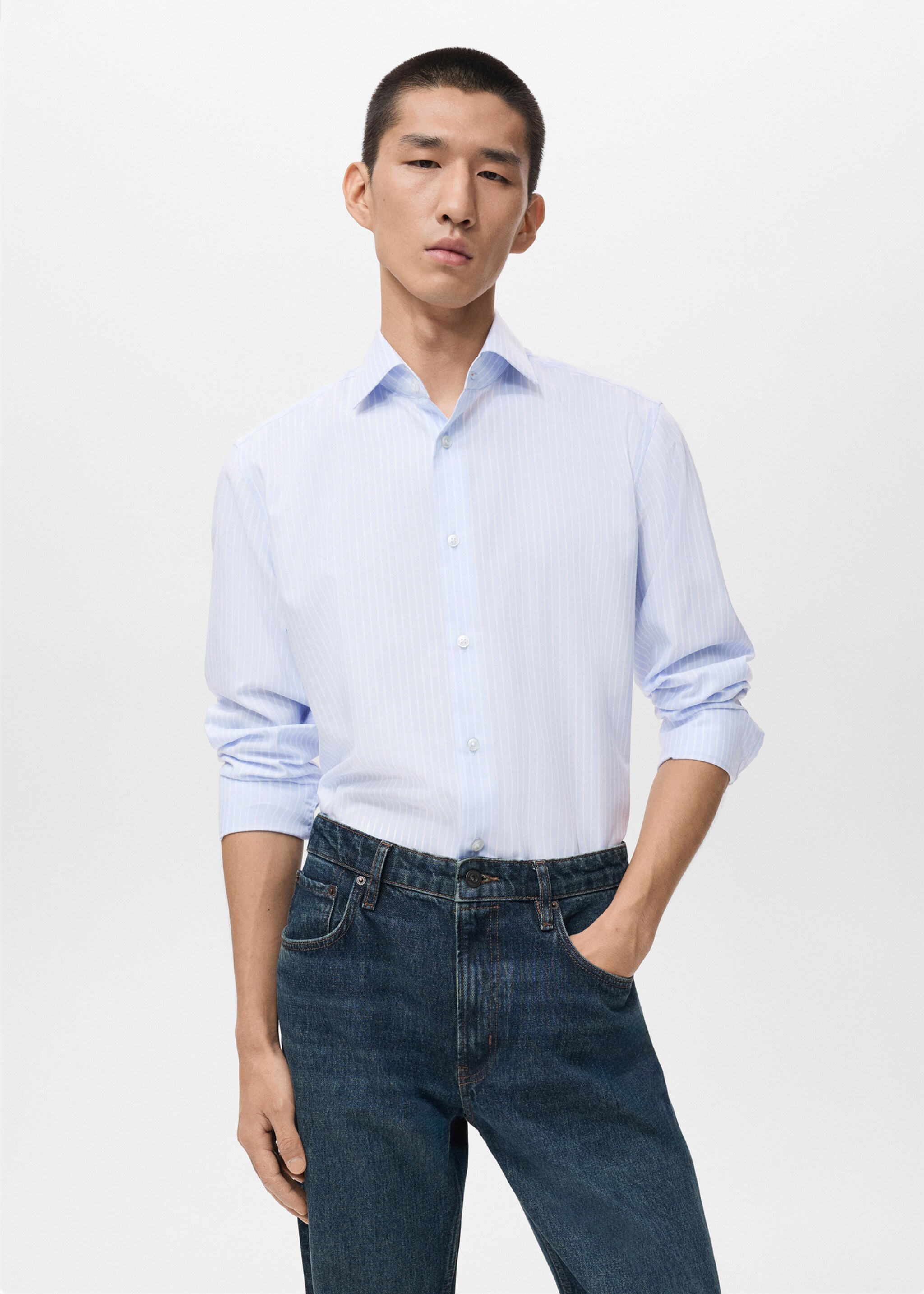 Gestreiftes Slim Fit-Hemd aus 100 % Baumwolle - Mittlere Ansicht, Himmelblau. Ref: 17066000-00.