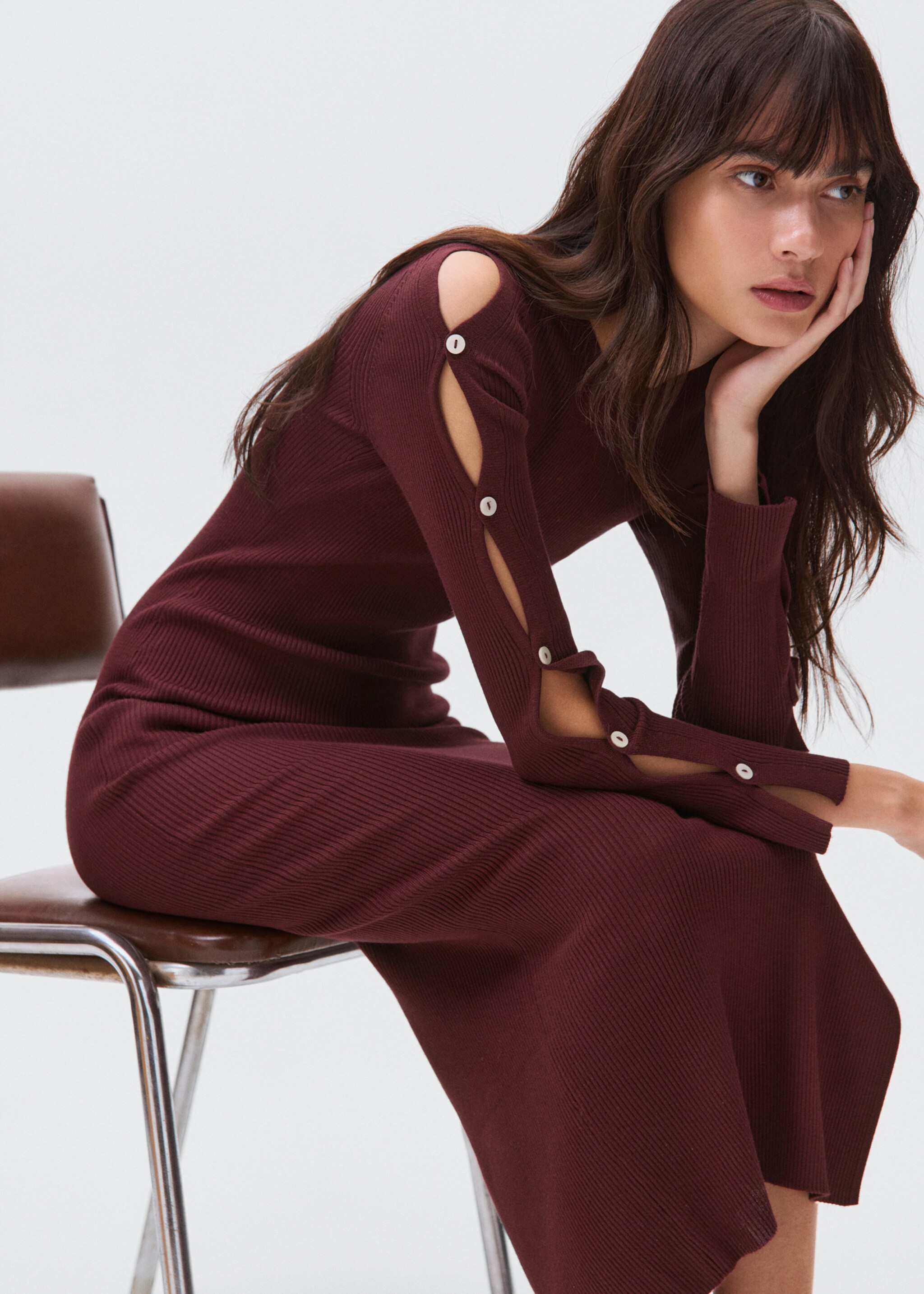 Vestit llarg botons - Detall de l'article 2, Grana. Ref: 17066329-00.