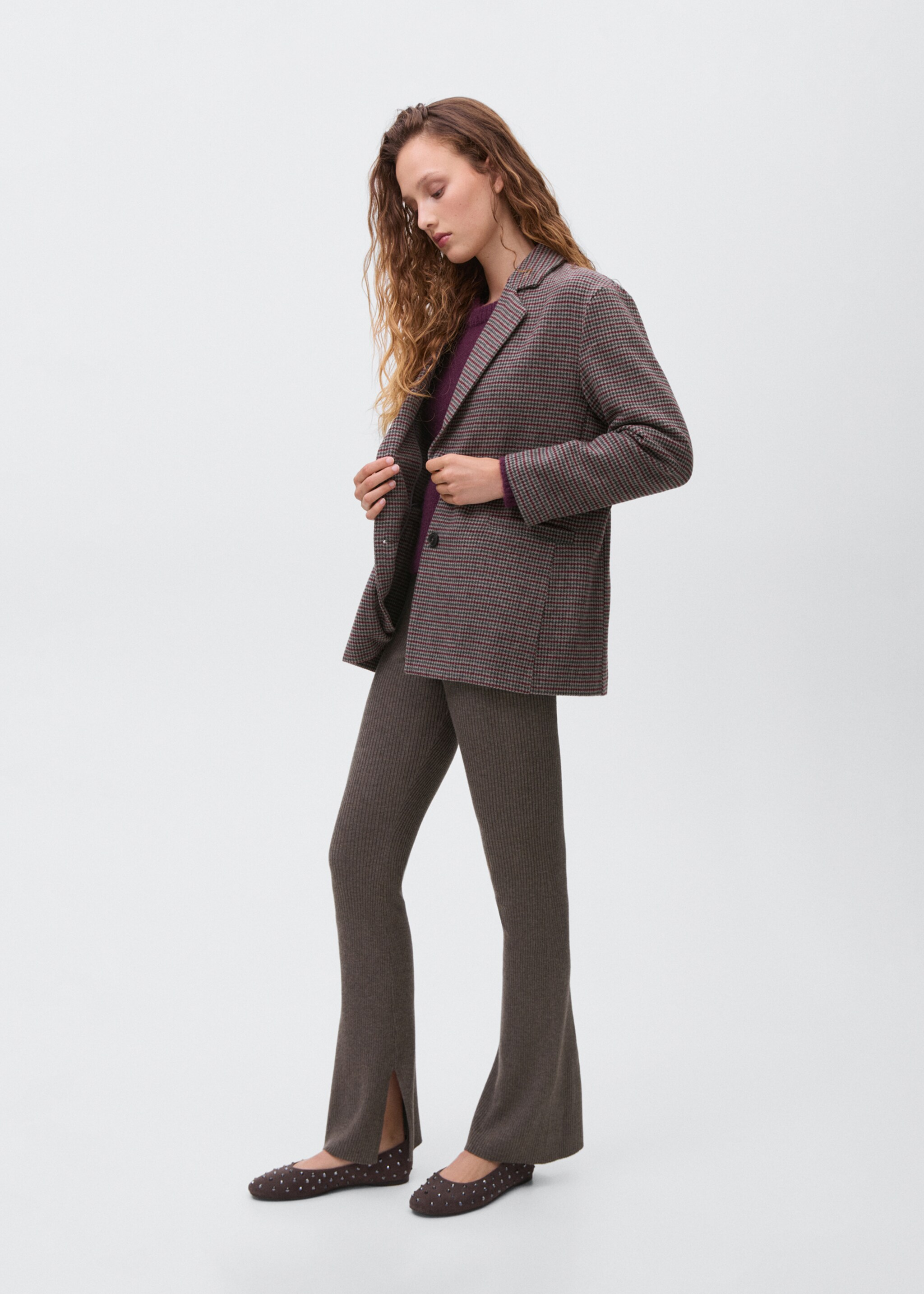 Ribbed flared trousers - Details of the article 2, Medium Brown. Ref: 17066330-00.