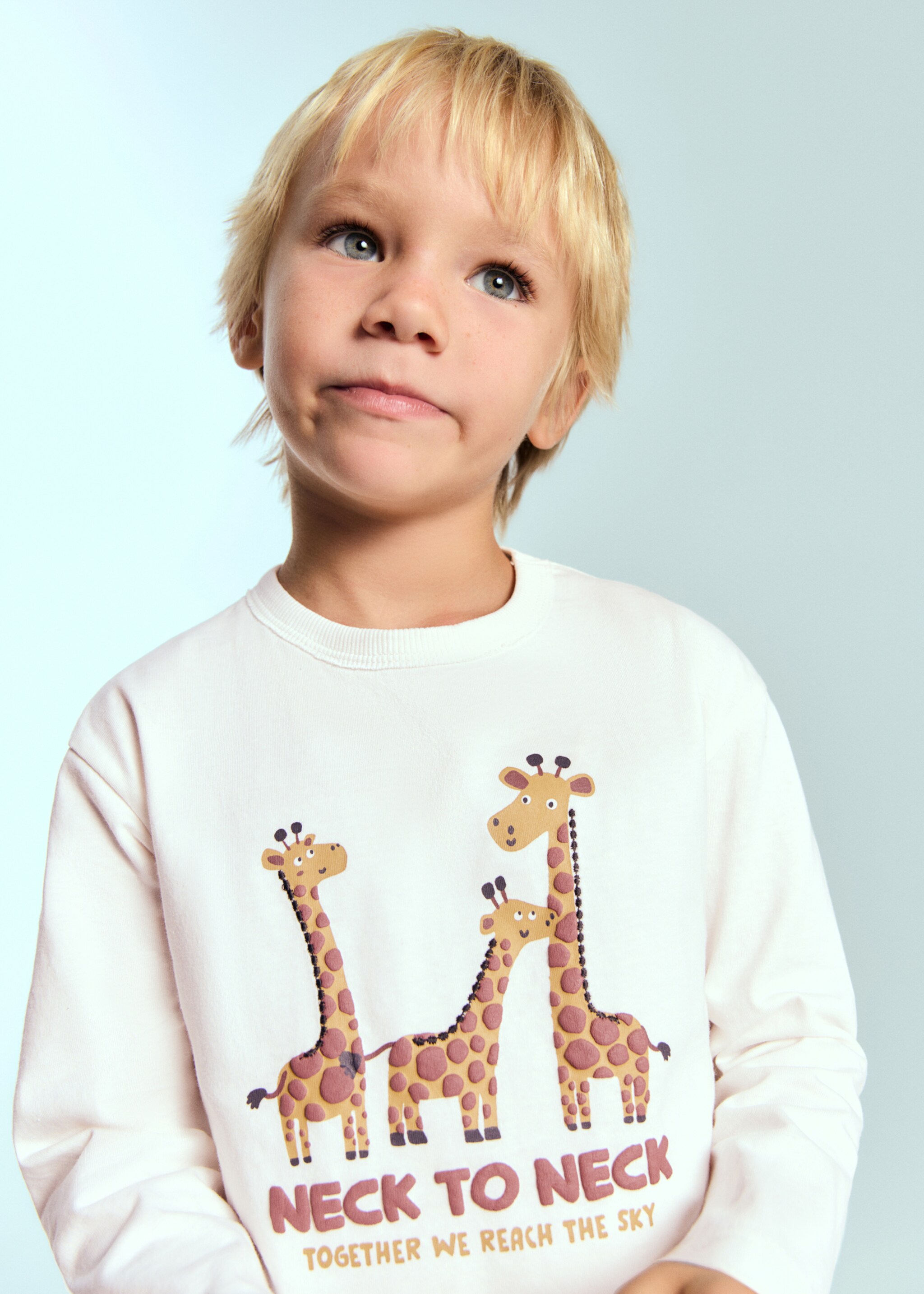 Embossed printed t-shirt - Medium plane, Off White. Ref: 17066339-00.
