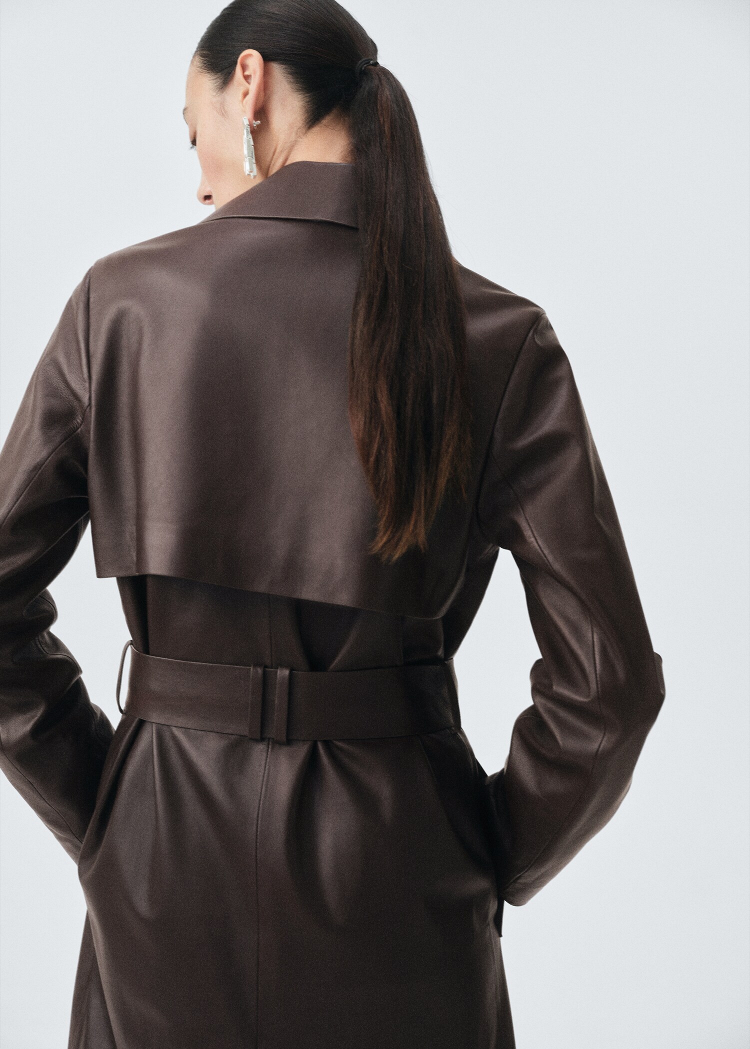 100% leather trench coat with belt - Details of the article 6