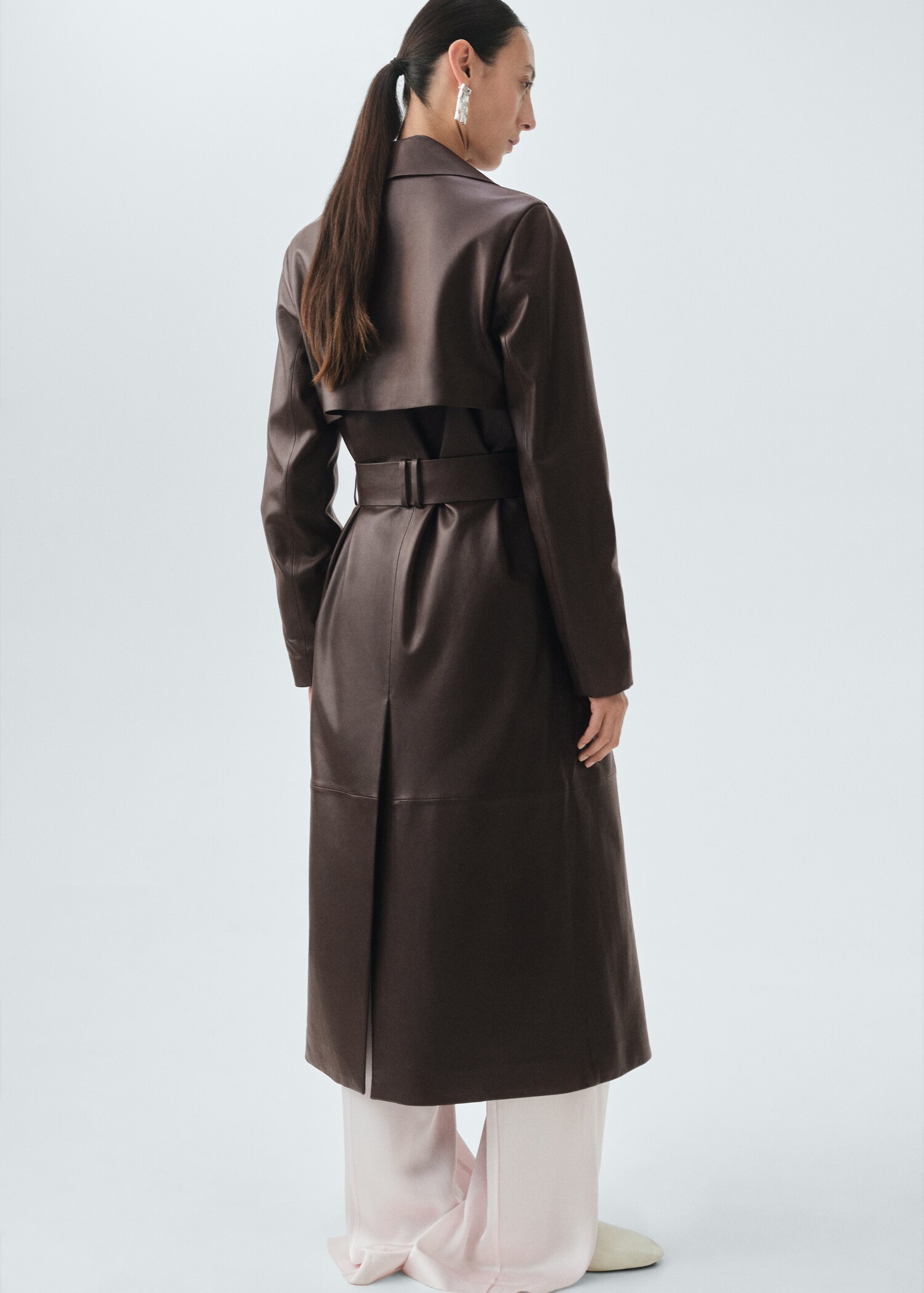 100% leather trench coat with belt - Reverse of the article