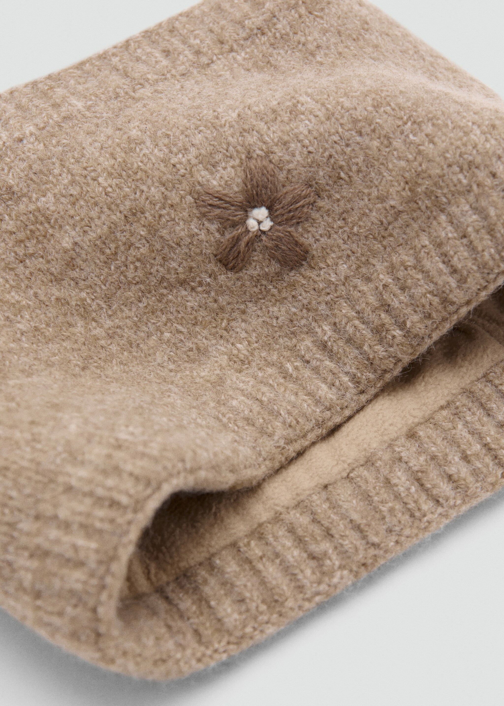 Embroidered knit scarf - Medium plane, Sand. Ref: 17066347-00.