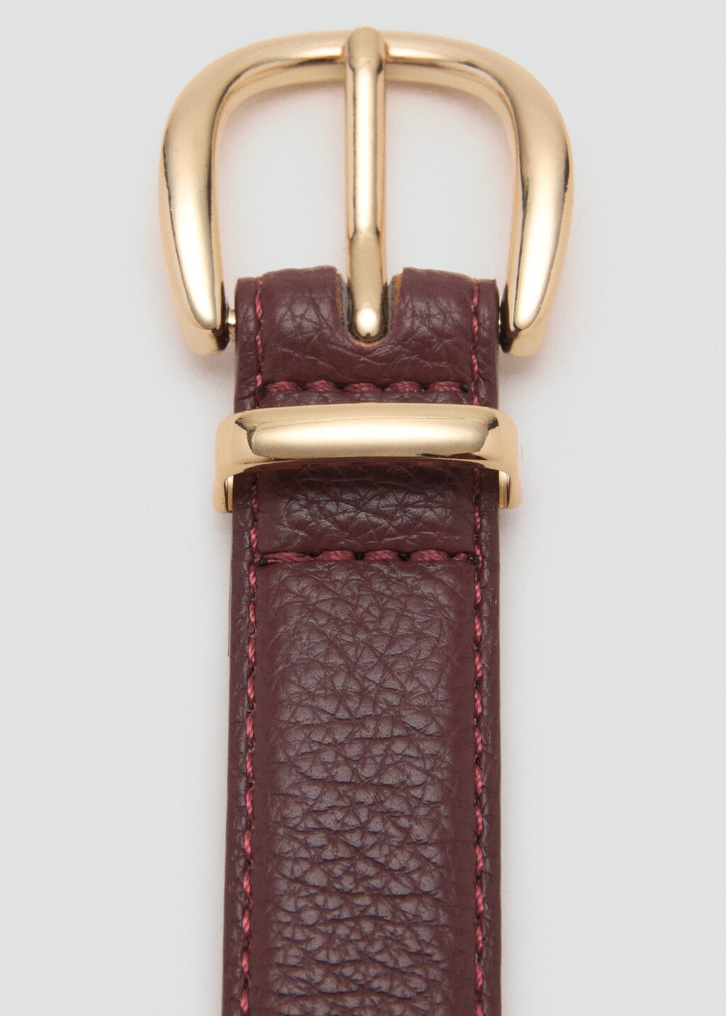 Oval buckle belt