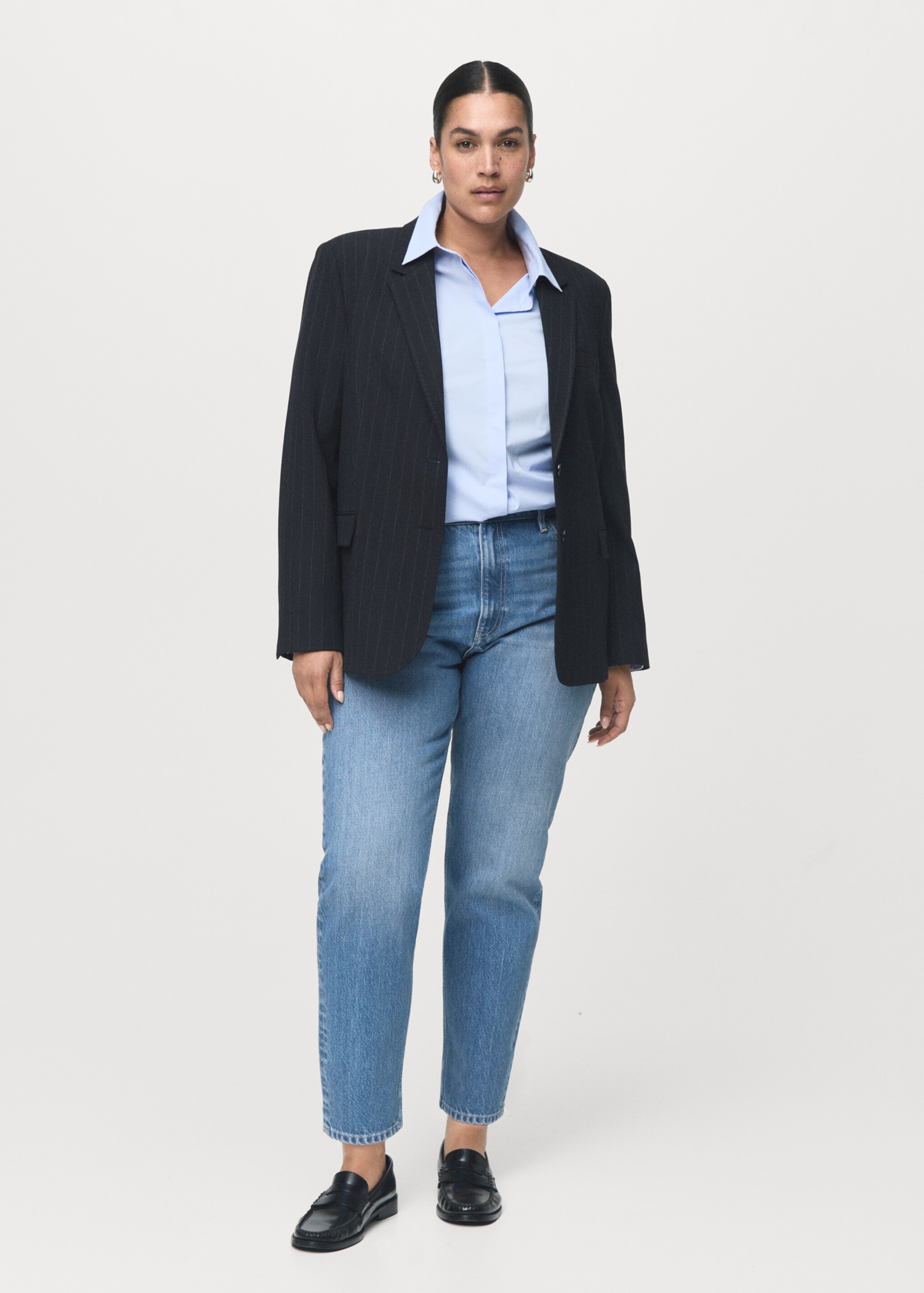 Mom2000 high-rise jeans - Details of the article 3, Medium Blue. Ref: 17066354-00.